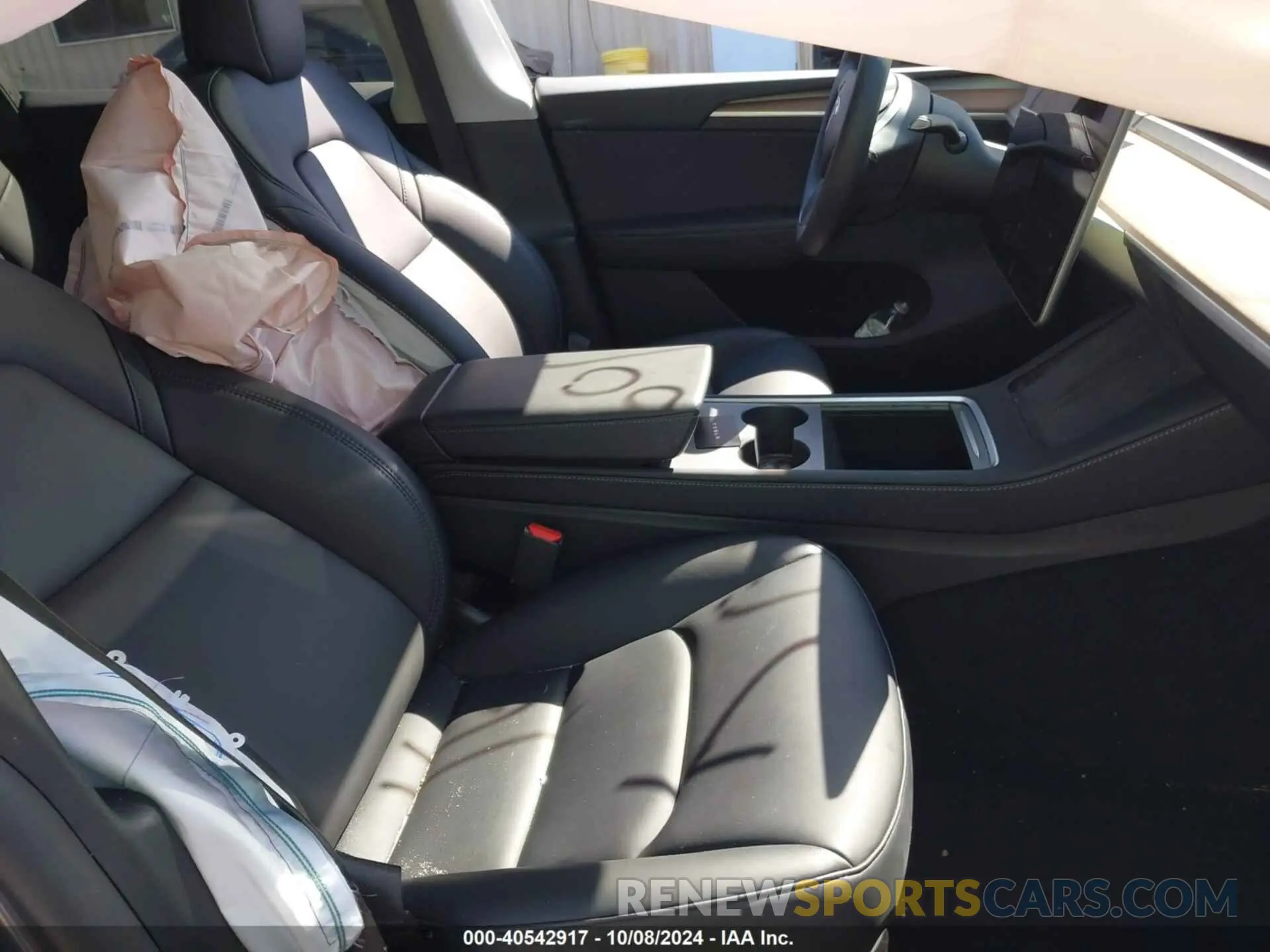 5 Photograph of a damaged car 7SAYGDEE4PF880614 TESLA MODEL Y 2023