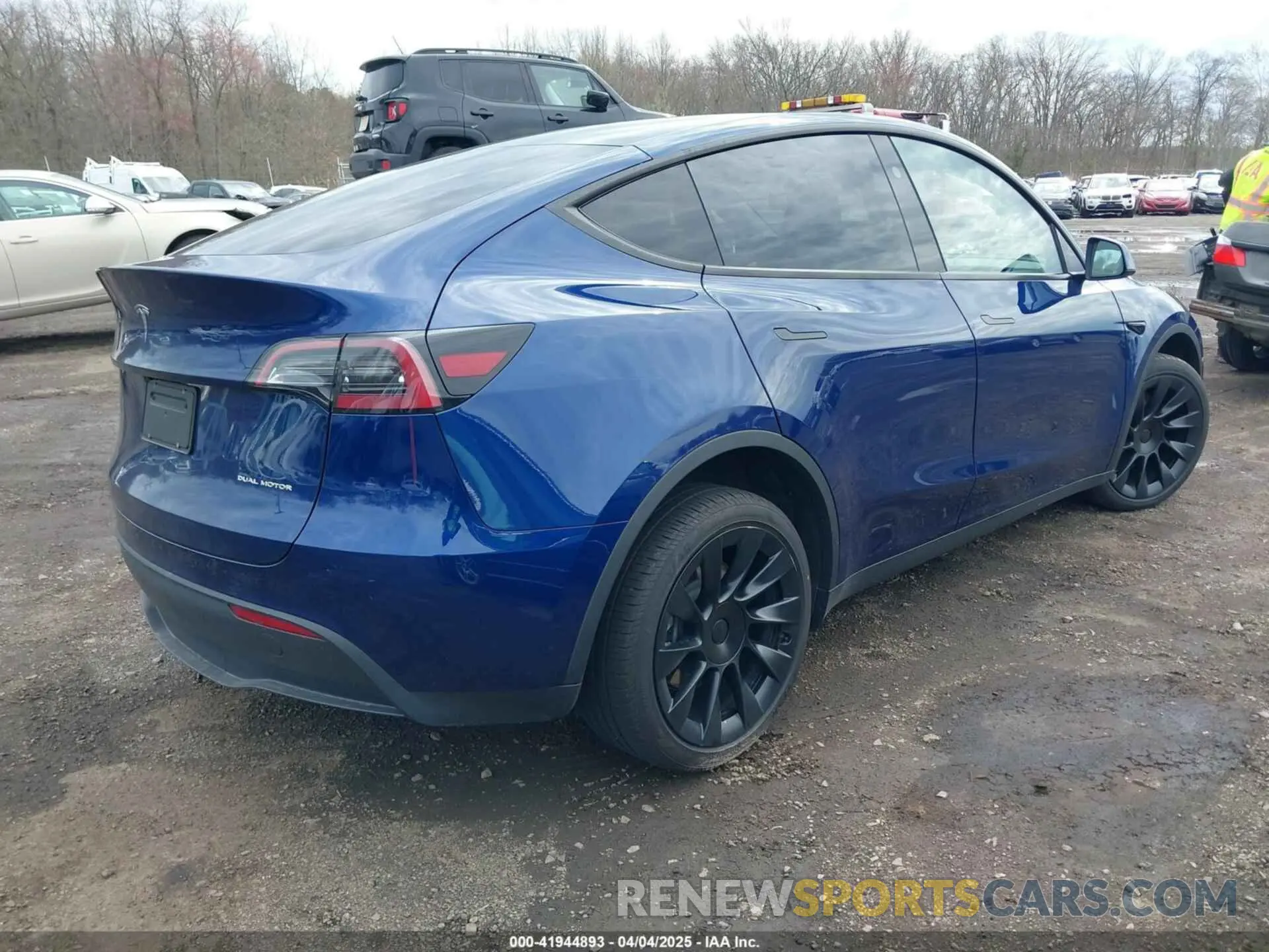 4 Photograph of a damaged car 7SAYGDEE4PF891709 TESLA MODEL Y 2023