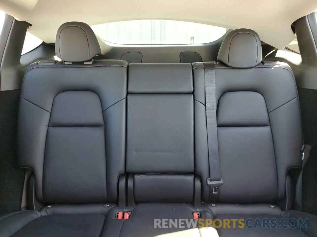 10 Photograph of a damaged car 7SAYGDEE5PA039494 TESLA MODEL Y 2023