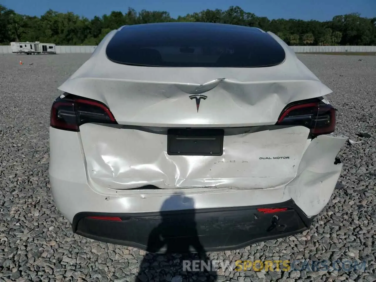 6 Photograph of a damaged car 7SAYGDEE5PA053525 TESLA MODEL Y 2023