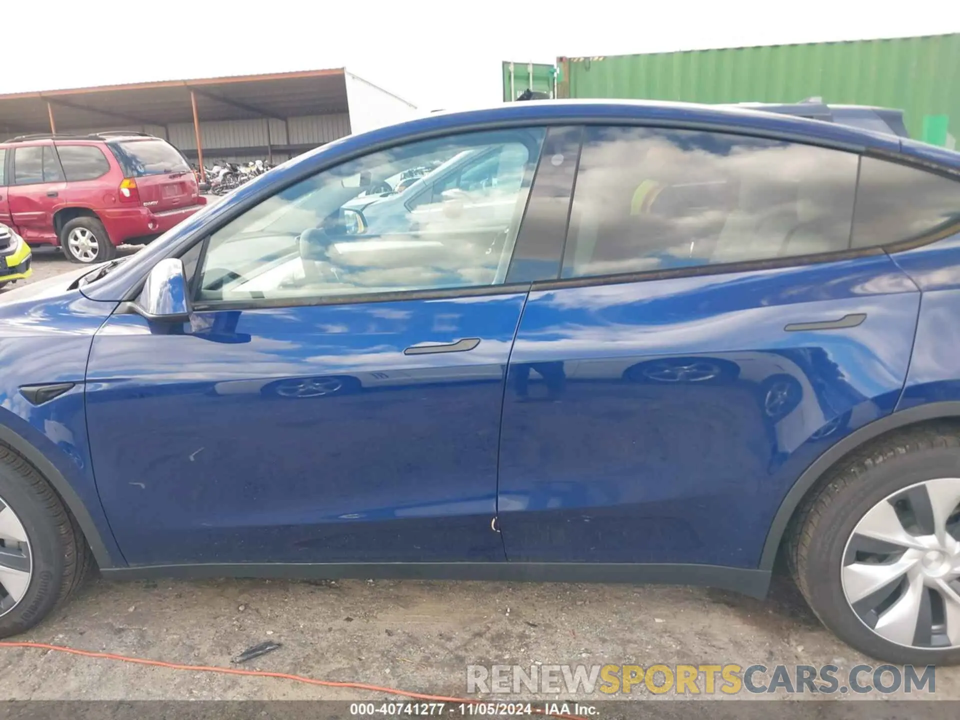 13 Photograph of a damaged car 7SAYGDEE5PA090946 TESLA MODEL Y 2023