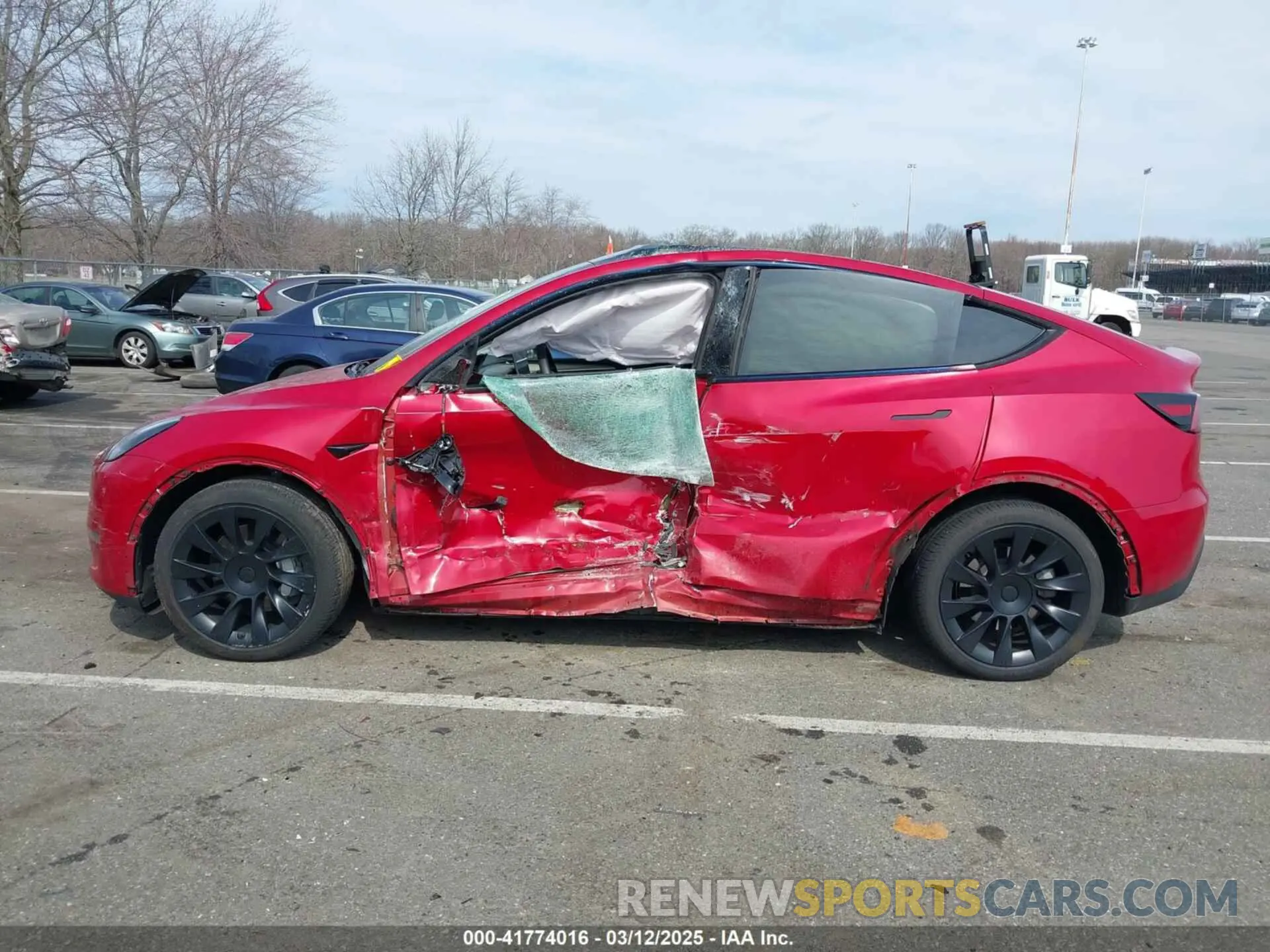 13 Photograph of a damaged car 7SAYGDEE5PA094138 TESLA MODEL Y 2023