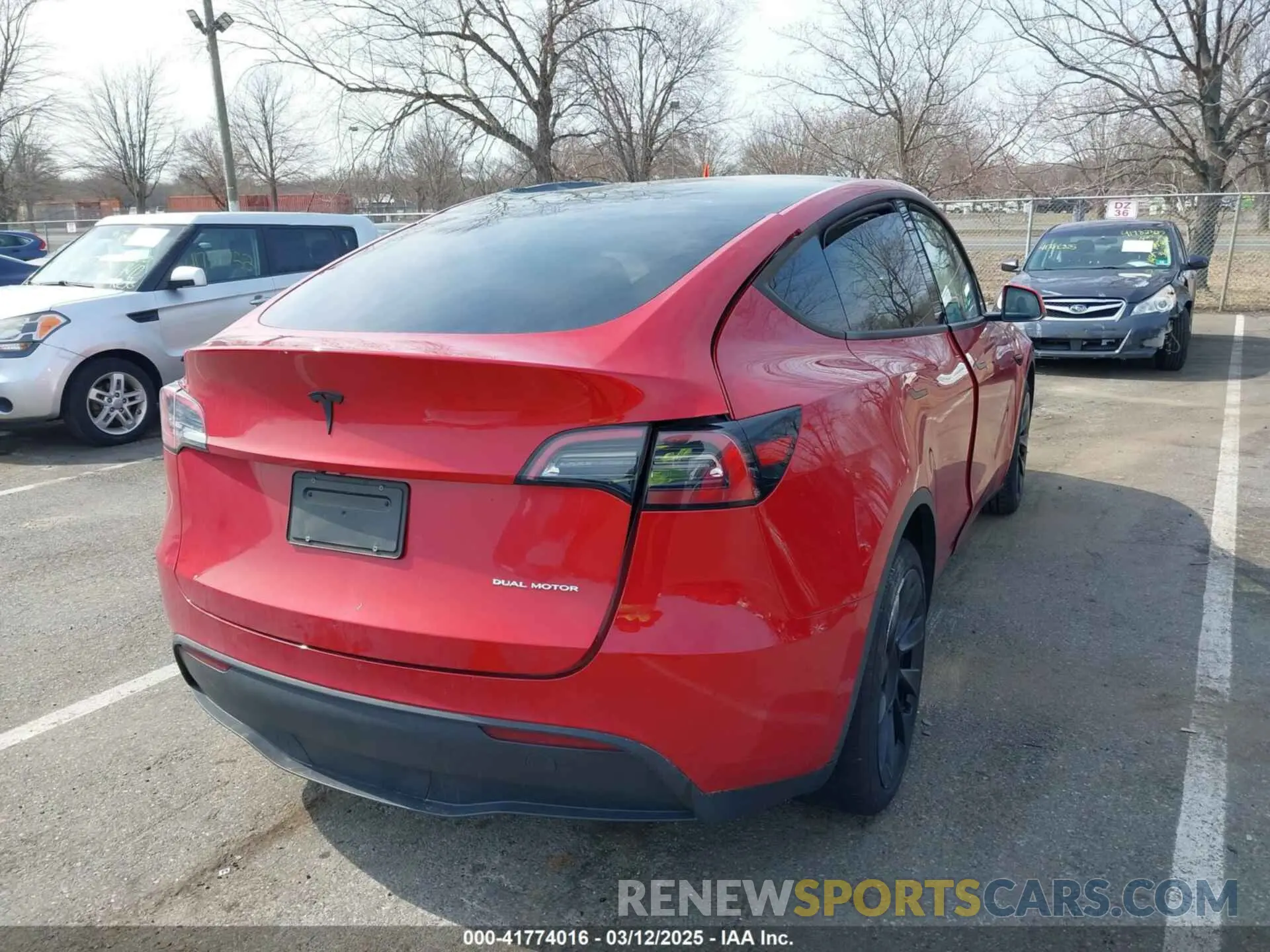 4 Photograph of a damaged car 7SAYGDEE5PA094138 TESLA MODEL Y 2023