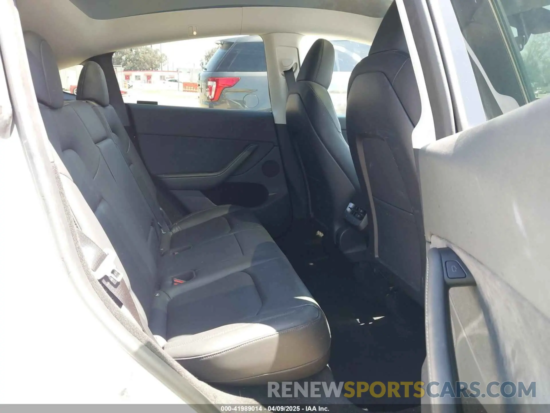 8 Photograph of a damaged car 7SAYGDEE5PA104635 TESLA MODEL Y 2023