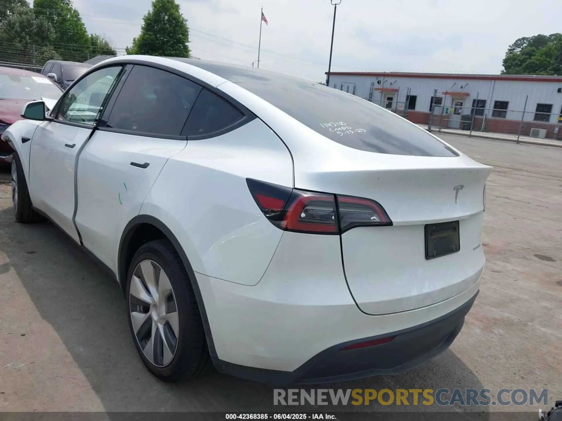 3 Photograph of a damaged car 7SAYGDEE5PA114310 TESLA MODEL Y 2023