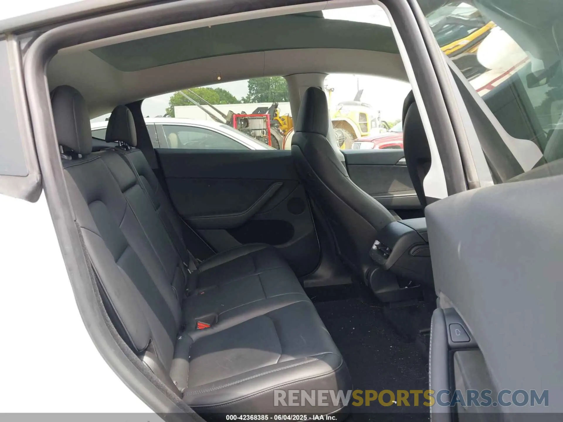 8 Photograph of a damaged car 7SAYGDEE5PA114310 TESLA MODEL Y 2023
