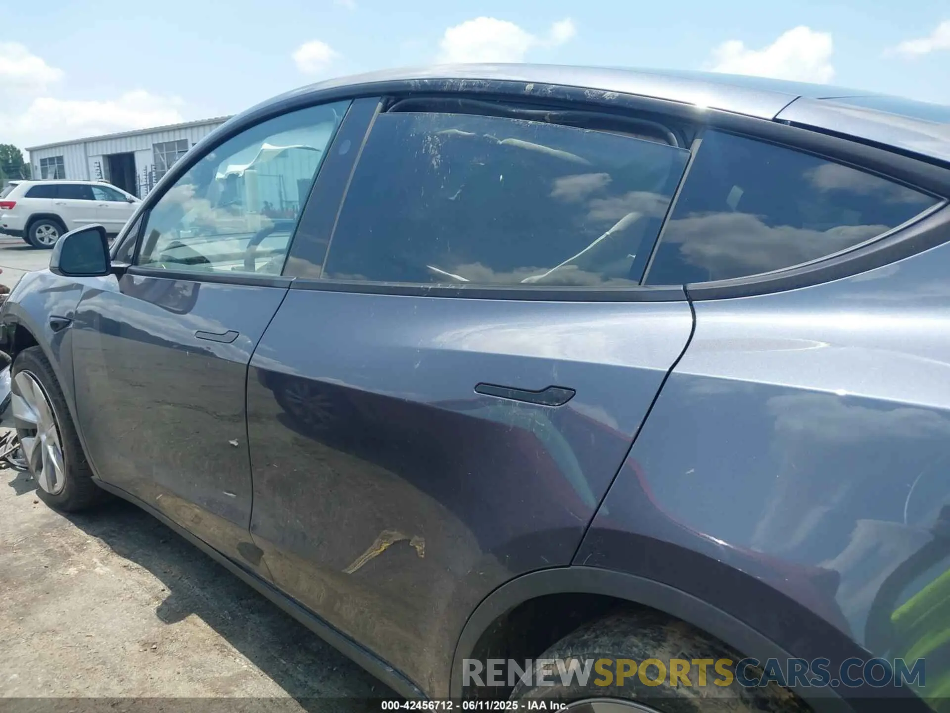 13 Photograph of a damaged car 7SAYGDEE5PA184258 TESLA MODEL Y 2023