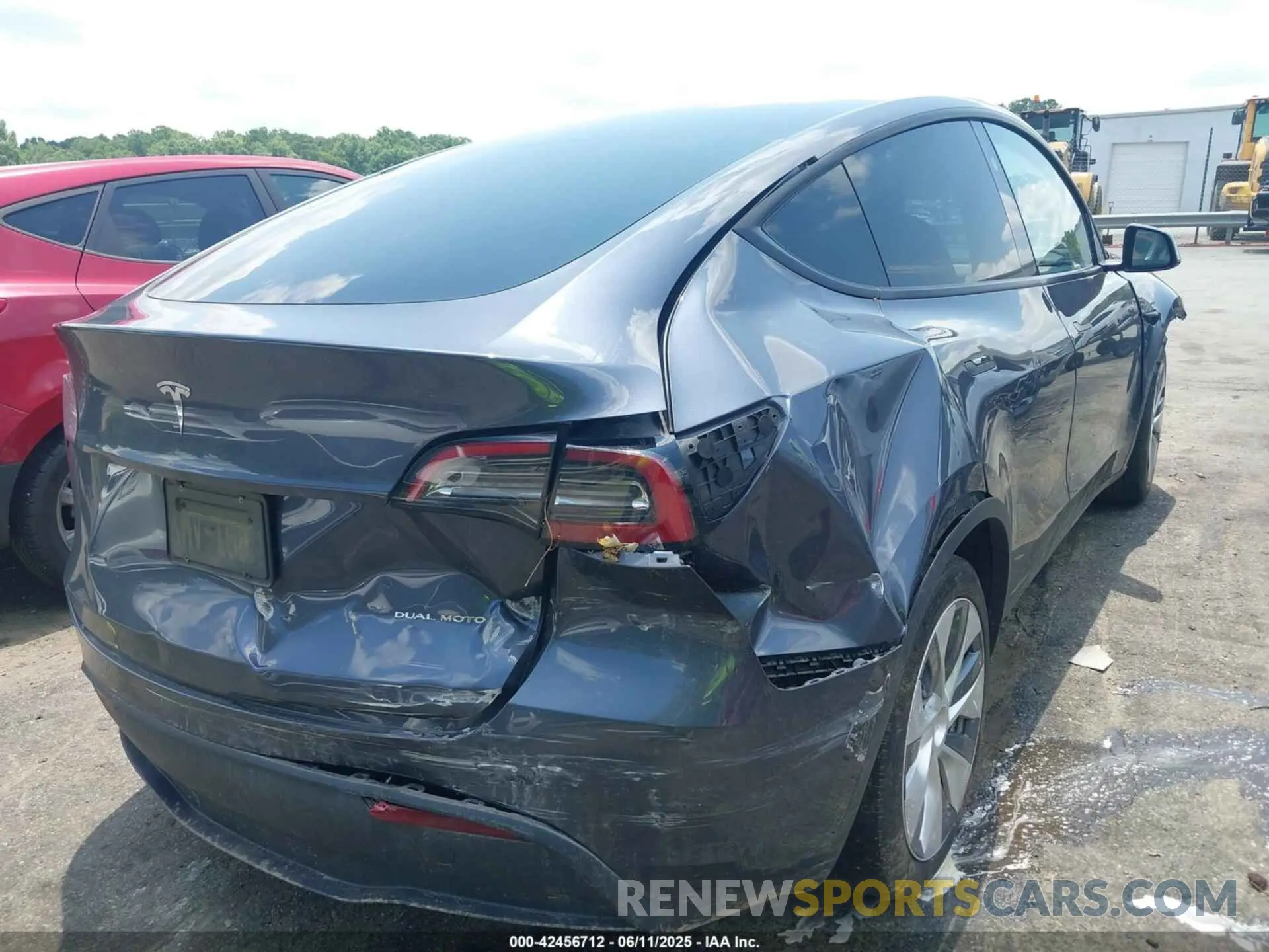 4 Photograph of a damaged car 7SAYGDEE5PA184258 TESLA MODEL Y 2023