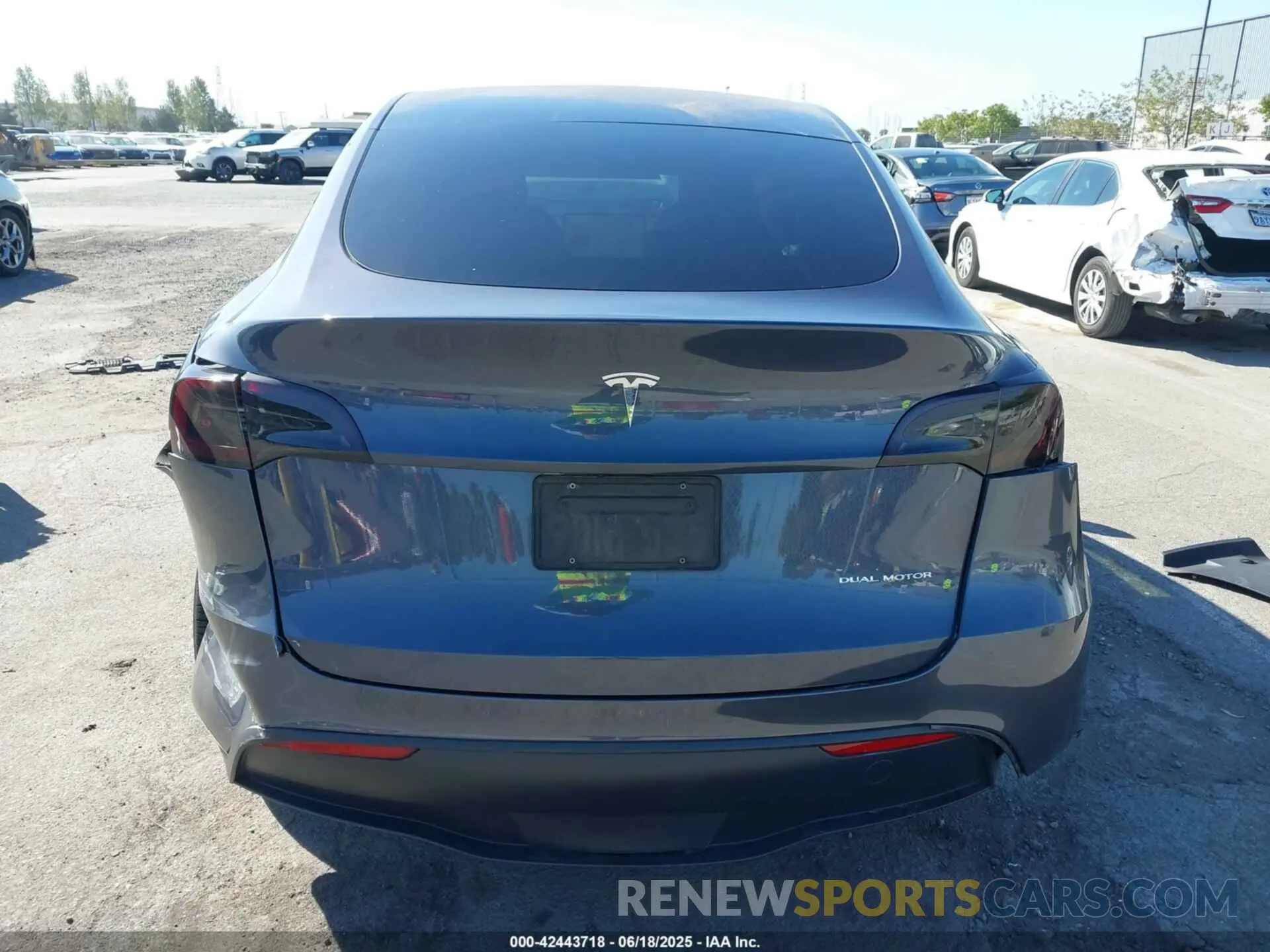 17 Photograph of a damaged car 7SAYGDEE5PF588017 TESLA MODEL Y 2023