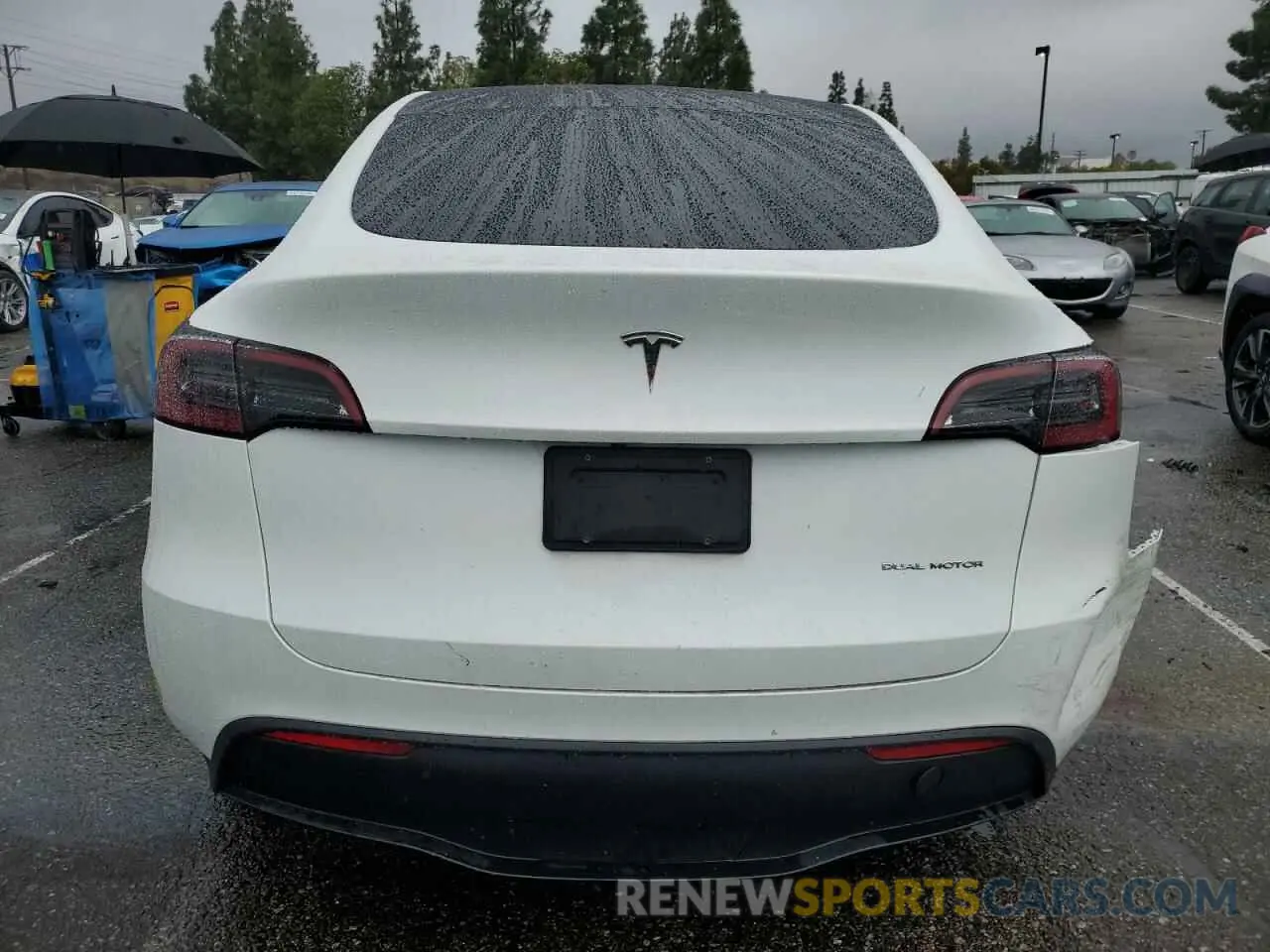 6 Photograph of a damaged car 7SAYGDEE5PF621601 TESLA MODEL Y 2023