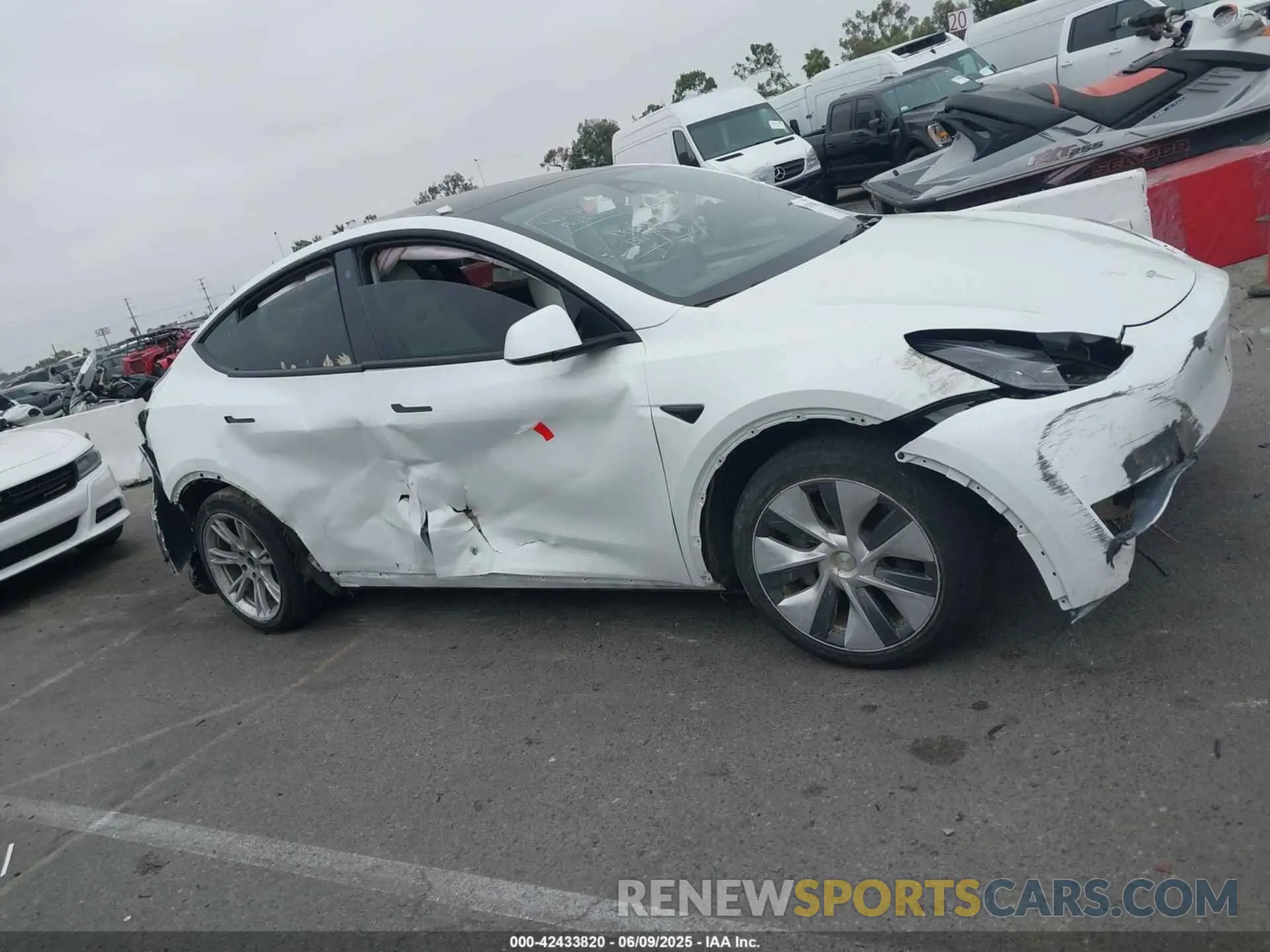 12 Photograph of a damaged car 7SAYGDEE5PF624272 TESLA MODEL Y 2023