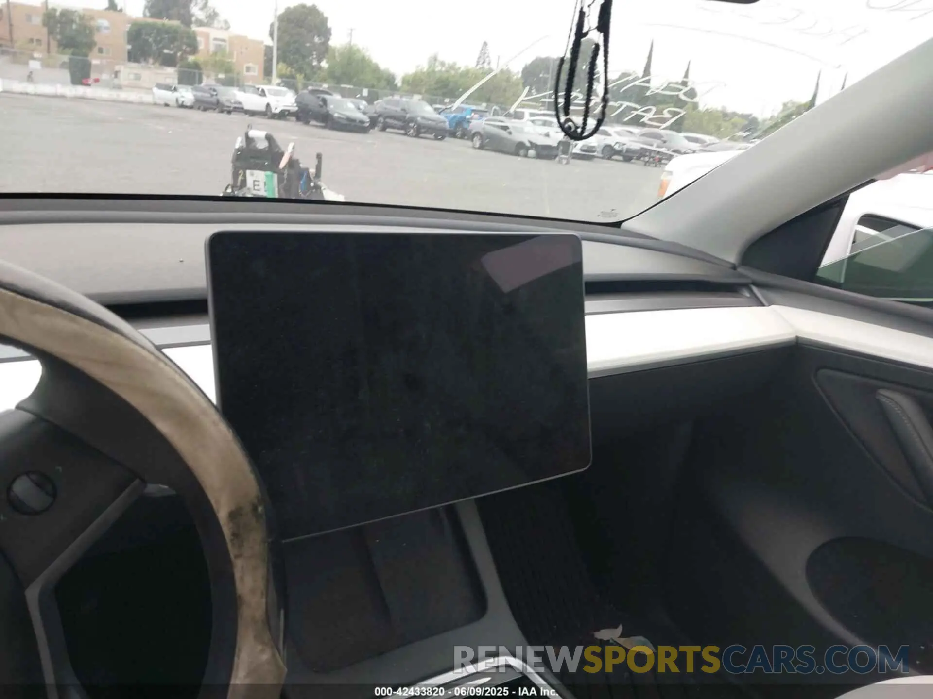 16 Photograph of a damaged car 7SAYGDEE5PF624272 TESLA MODEL Y 2023