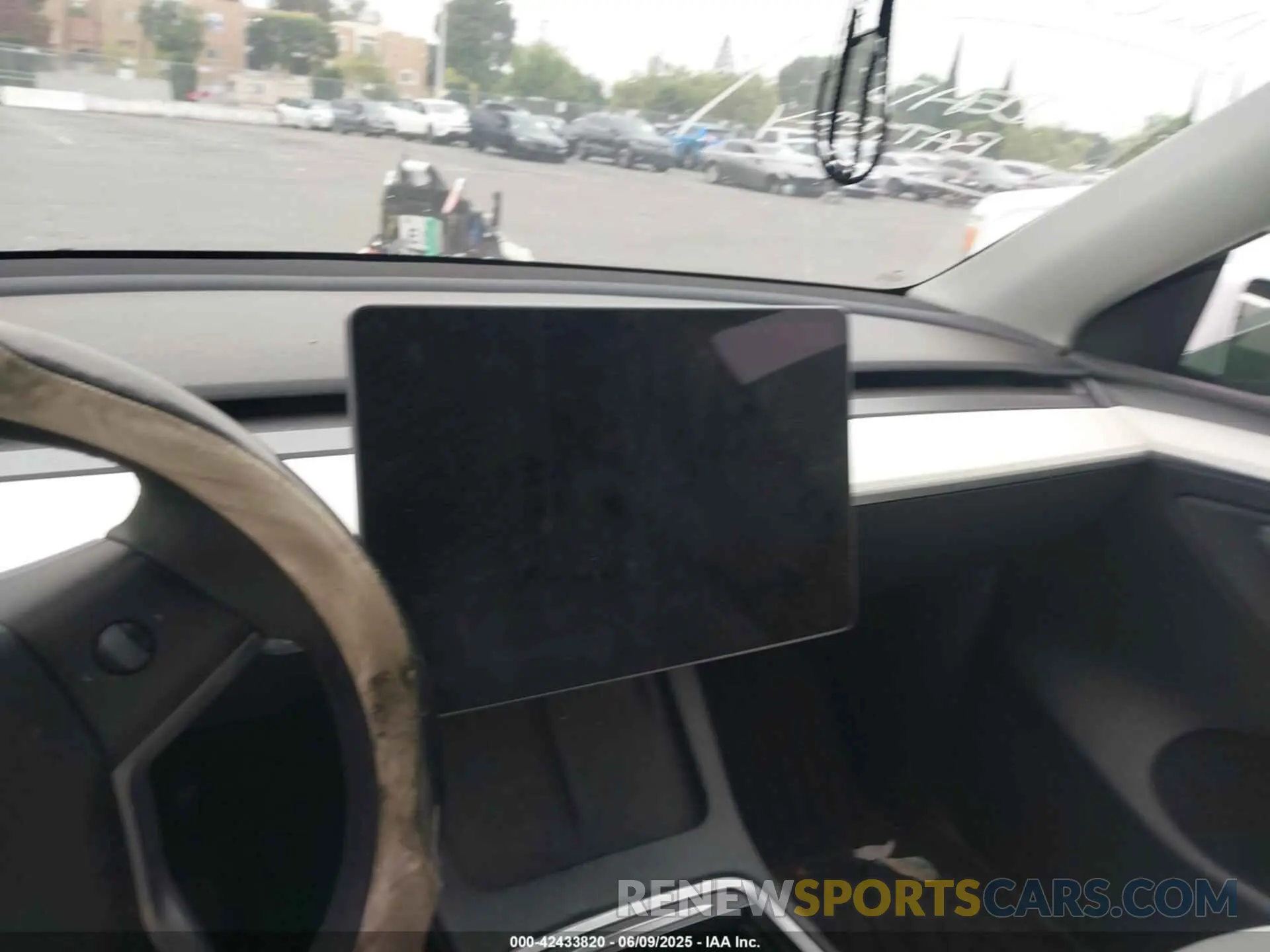 7 Photograph of a damaged car 7SAYGDEE5PF624272 TESLA MODEL Y 2023