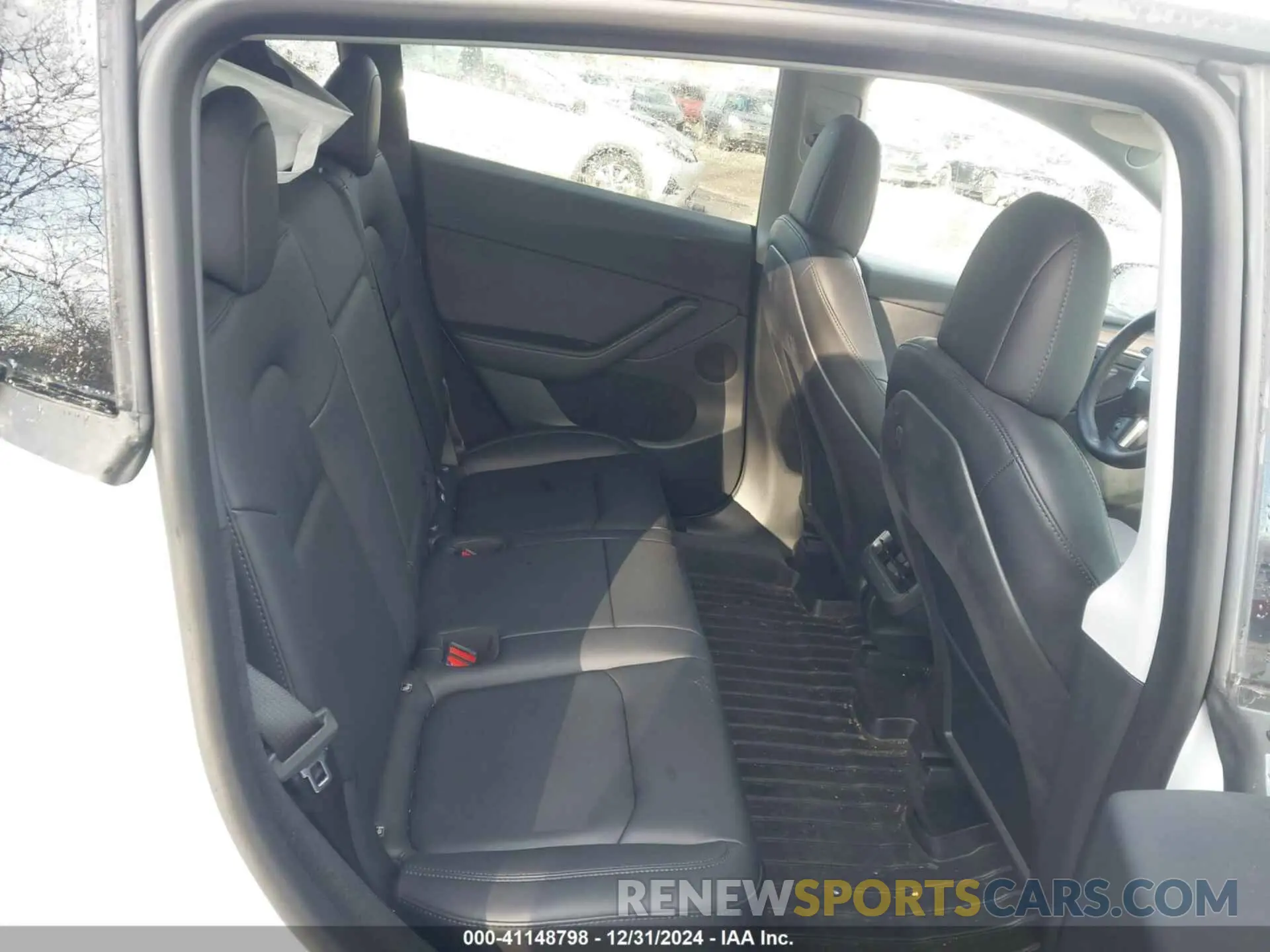 8 Photograph of a damaged car 7SAYGDEE5PF669907 TESLA MODEL Y 2023