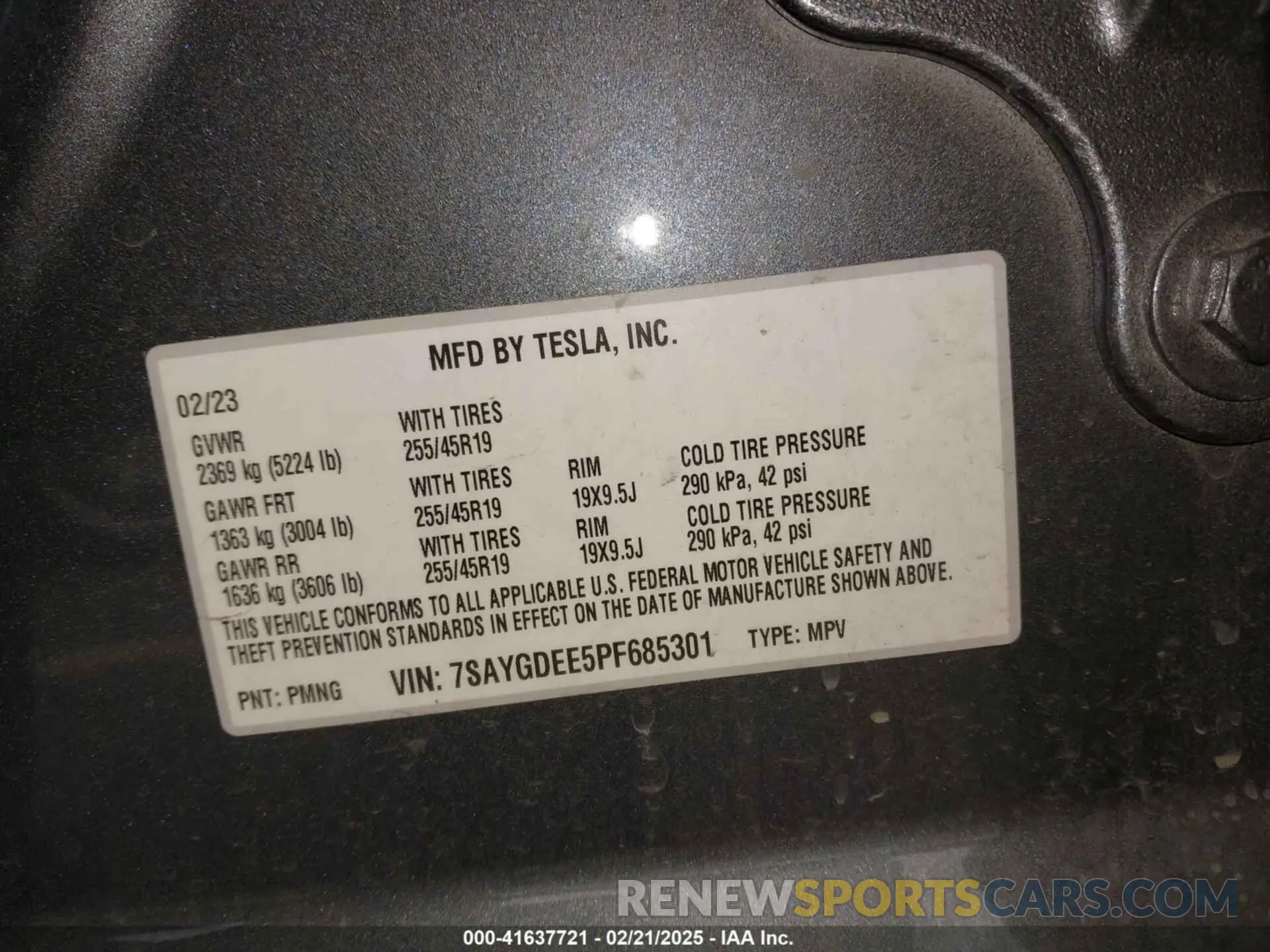 9 Photograph of a damaged car 7SAYGDEE5PF685301 TESLA MODEL Y 2023