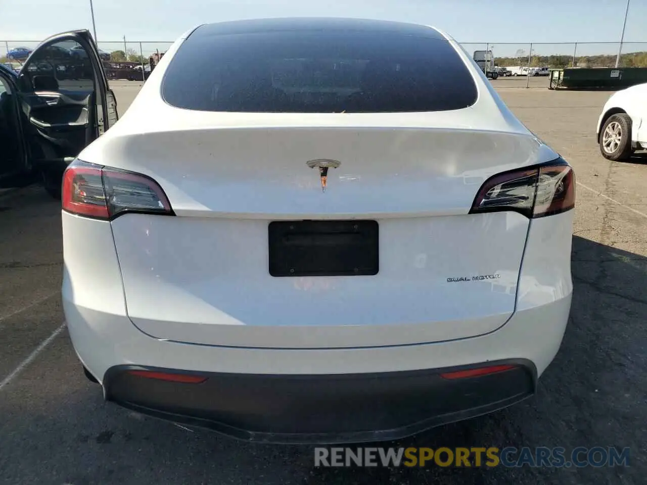 6 Photograph of a damaged car 7SAYGDEE5PF694080 TESLA MODEL Y 2023