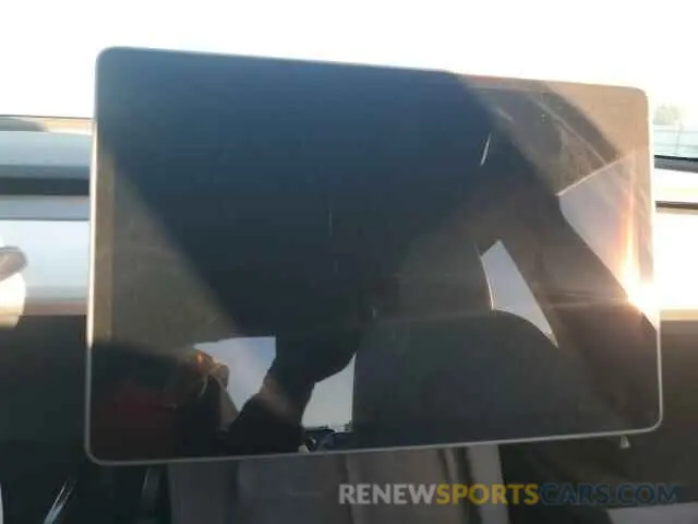 9 Photograph of a damaged car 7SAYGDEE5PF823631 TESLA MODEL Y 2023