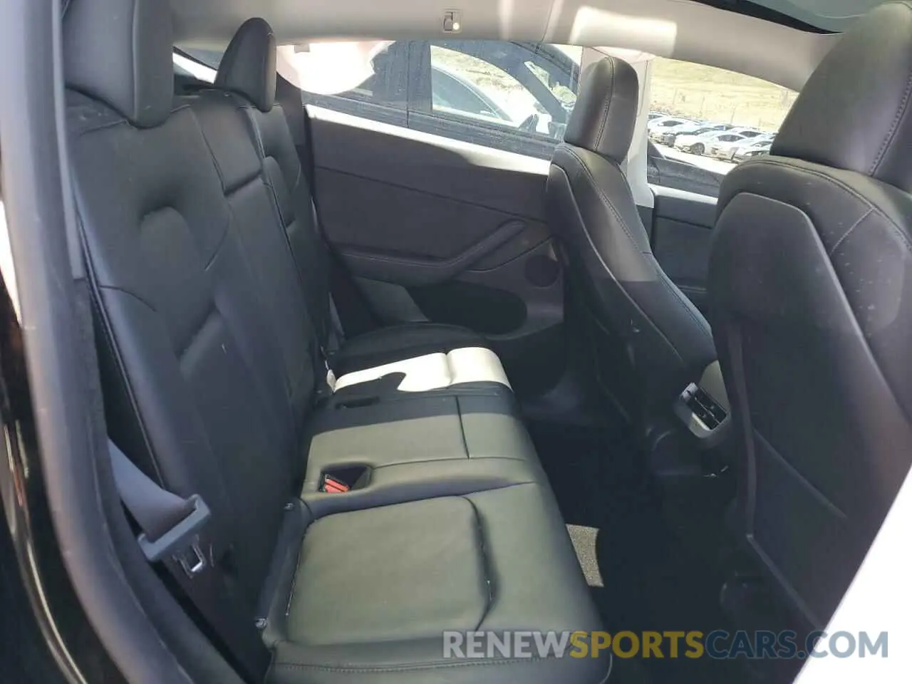 11 Photograph of a damaged car 7SAYGDEE5PF850358 TESLA MODEL Y 2023
