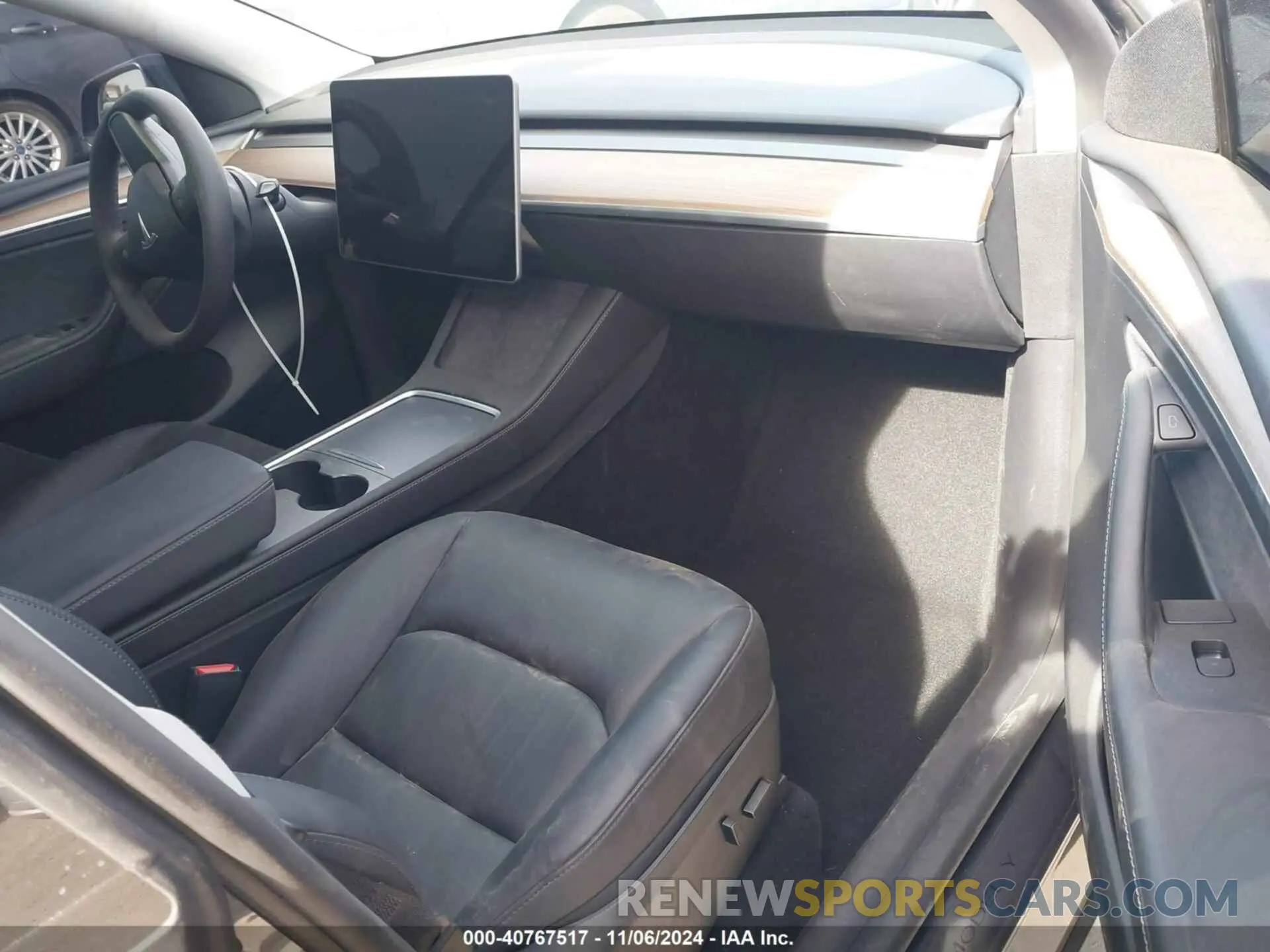 5 Photograph of a damaged car 7SAYGDEE5PF909067 TESLA MODEL Y 2023