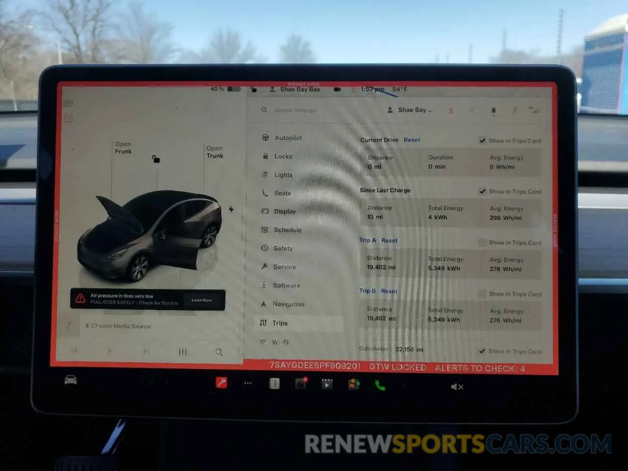 9 Photograph of a damaged car 7SAYGDEE5PF909201 TESLA MODEL Y 2023