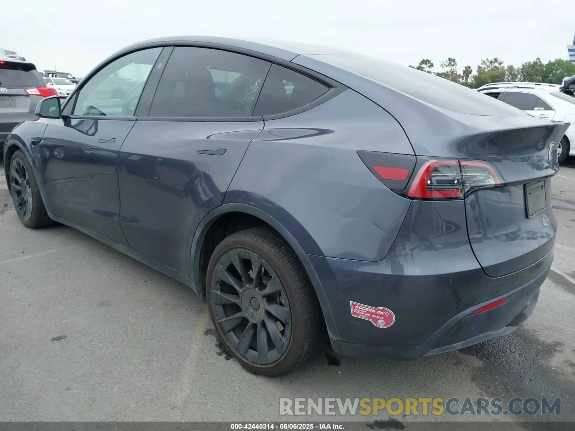 3 Photograph of a damaged car 7SAYGDEE5PF916715 TESLA MODEL Y 2023