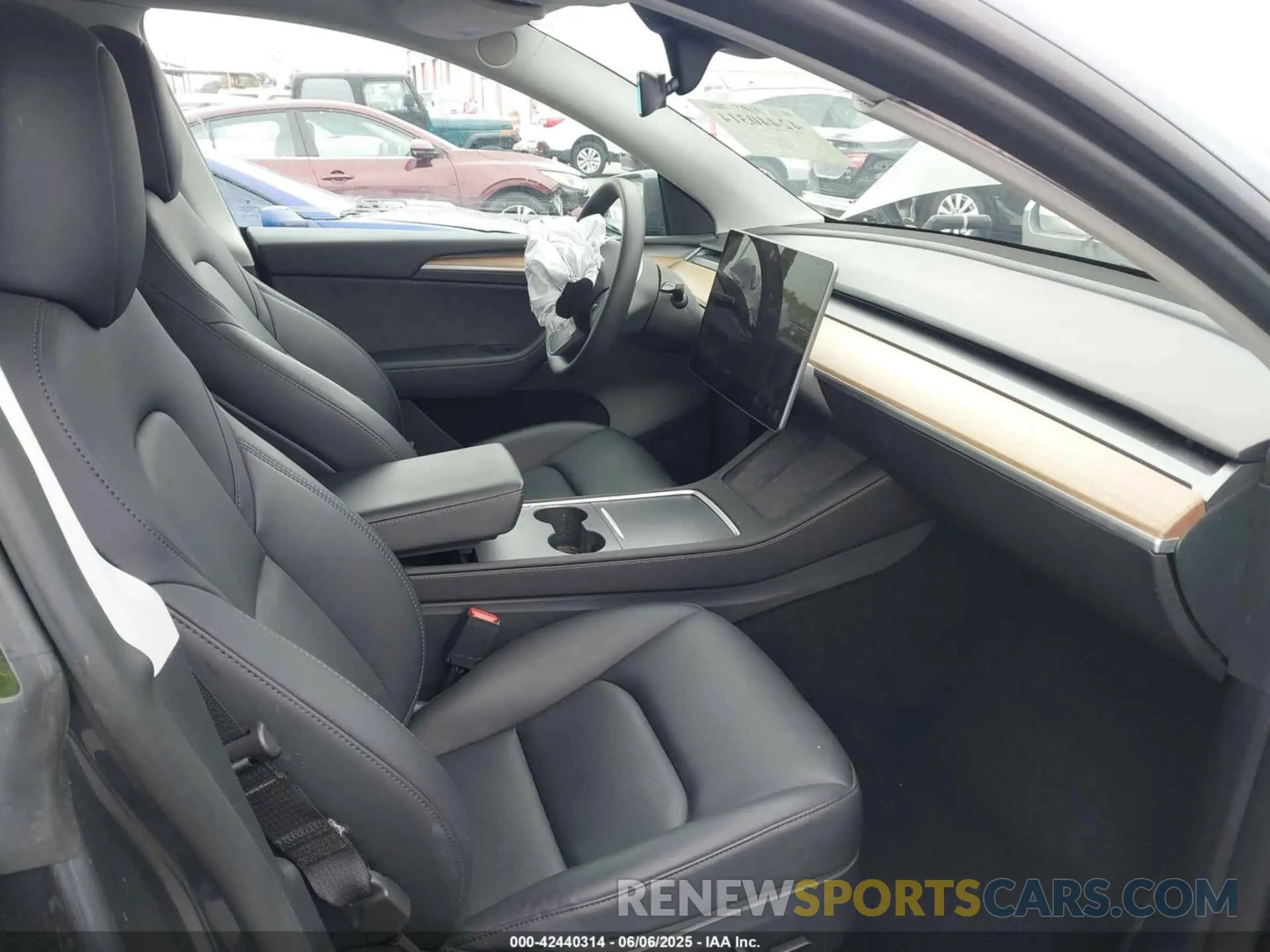 5 Photograph of a damaged car 7SAYGDEE5PF916715 TESLA MODEL Y 2023