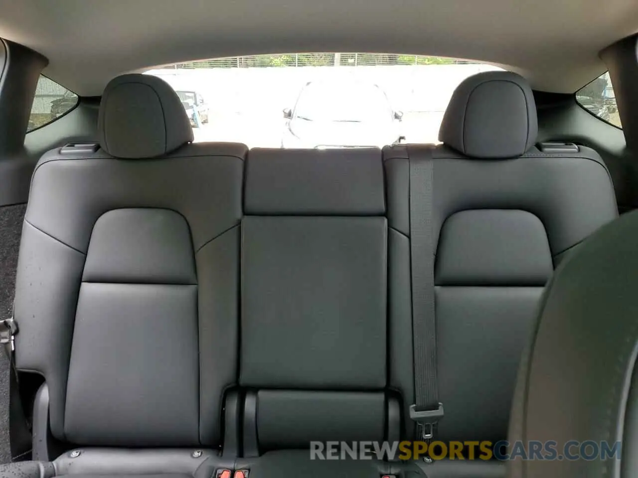 10 Photograph of a damaged car 7SAYGDEE6PA038113 TESLA MODEL Y 2023