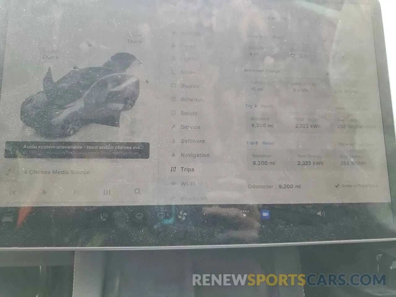 9 Photograph of a damaged car 7SAYGDEE6PA038113 TESLA MODEL Y 2023