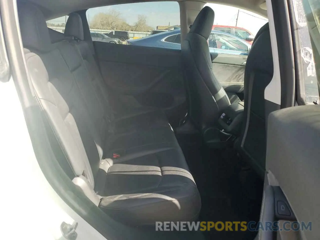 10 Photograph of a damaged car 7SAYGDEE6PA054277 TESLA MODEL Y 2023