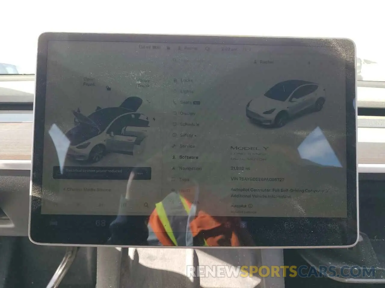 9 Photograph of a damaged car 7SAYGDEE6PA086727 TESLA MODEL Y 2023