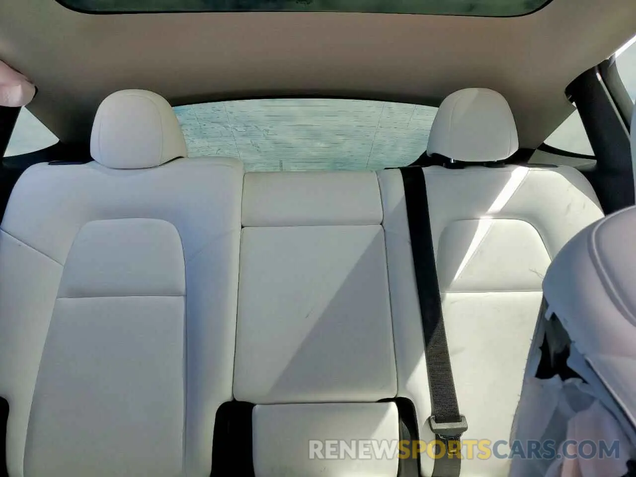10 Photograph of a damaged car 7SAYGDEE6PA093483 TESLA MODEL Y 2023