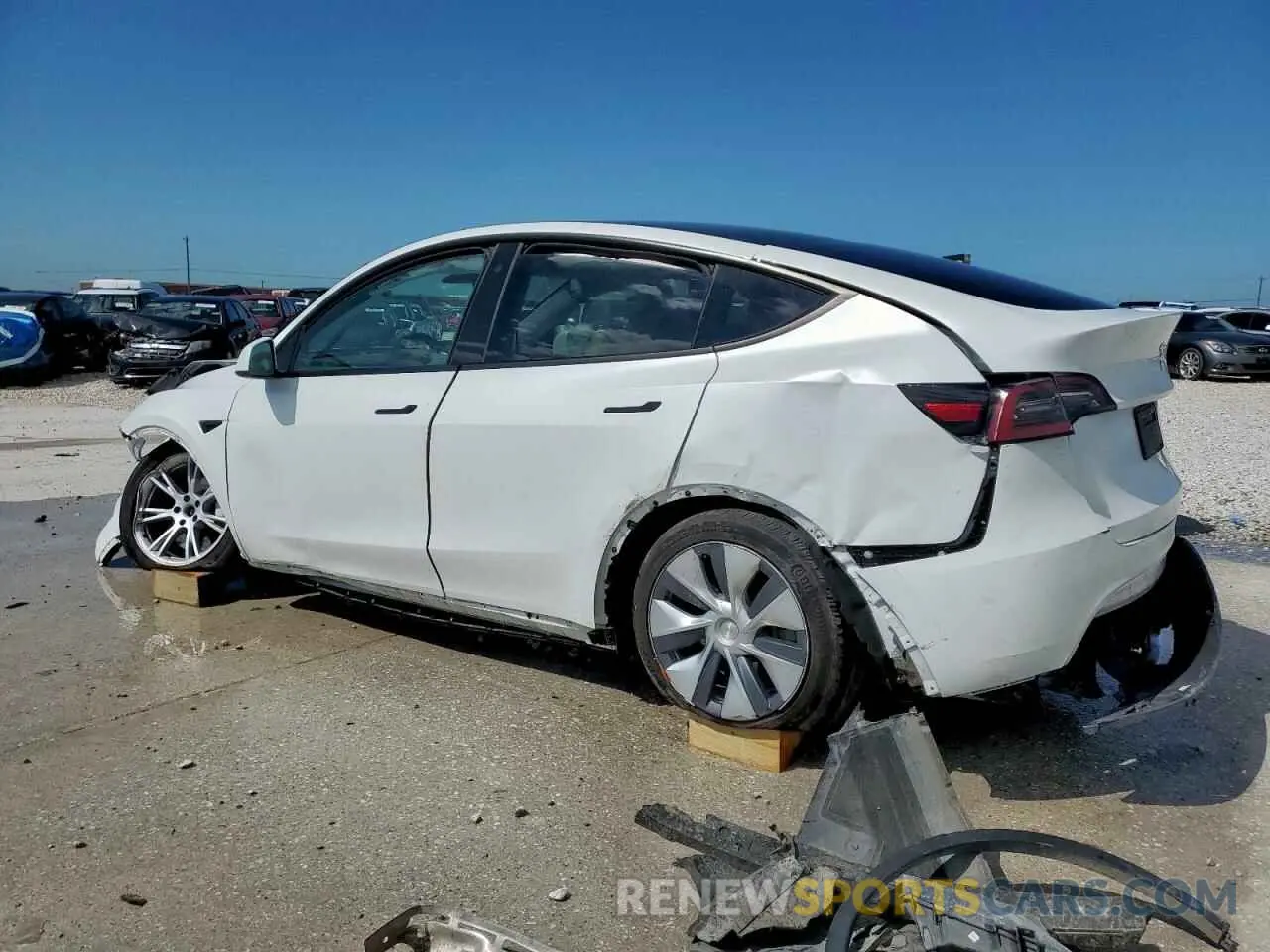 2 Photograph of a damaged car 7SAYGDEE6PA093483 TESLA MODEL Y 2023