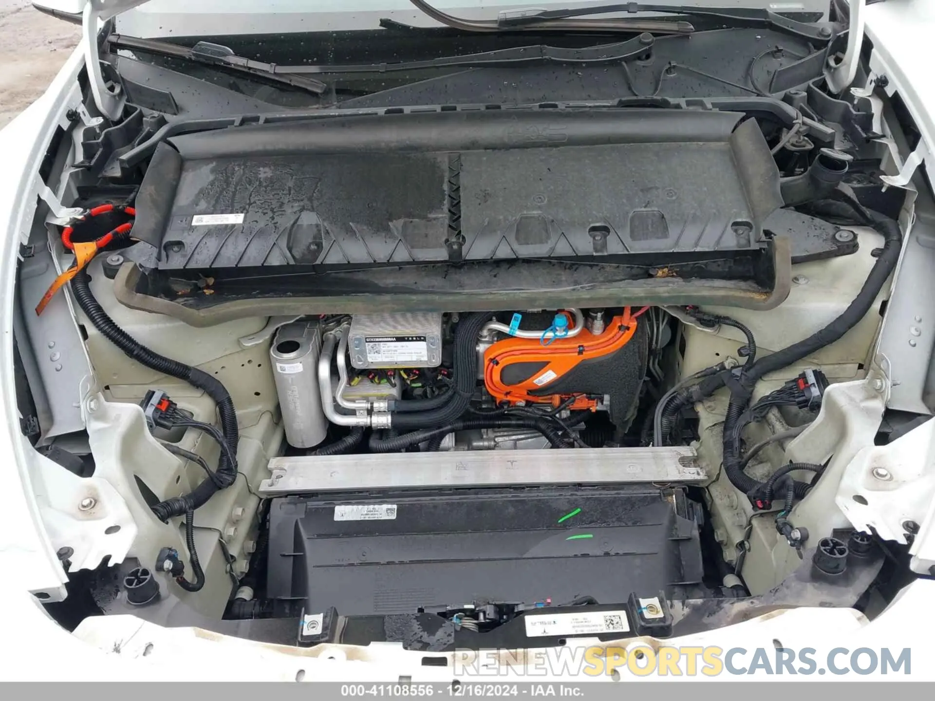 10 Photograph of a damaged car 7SAYGDEE6PA095394 TESLA MODEL Y 2023