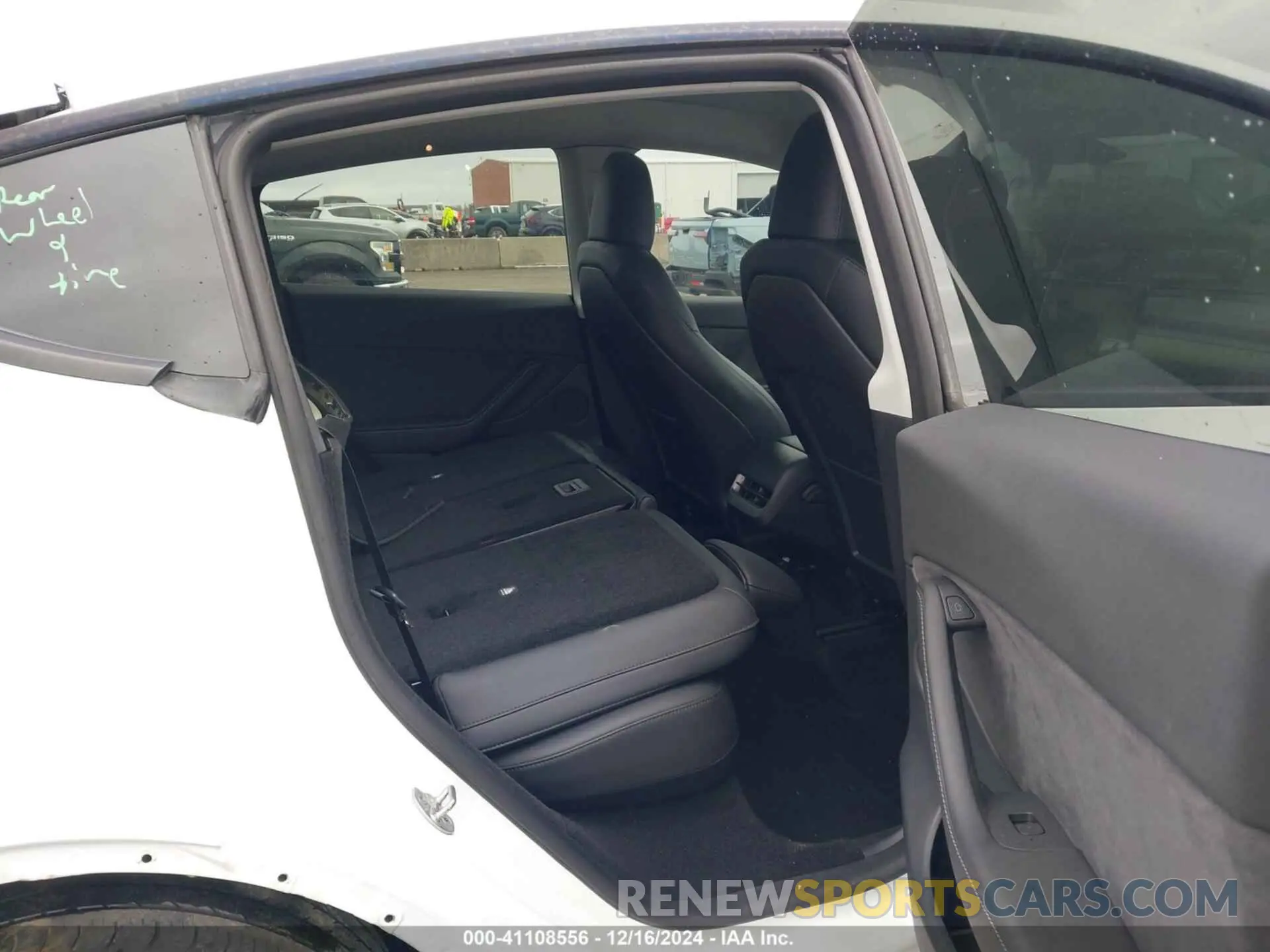 8 Photograph of a damaged car 7SAYGDEE6PA095394 TESLA MODEL Y 2023