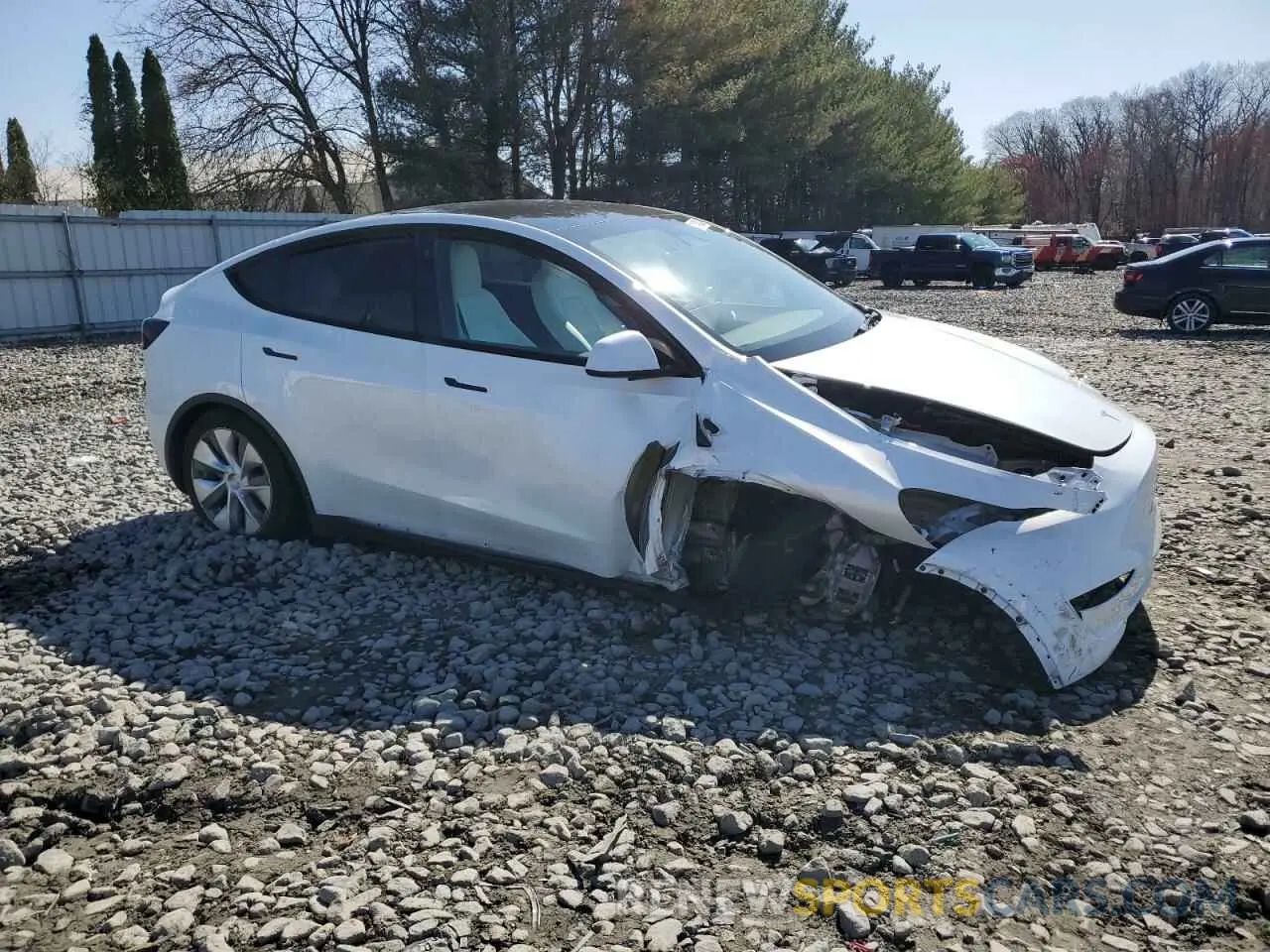4 Photograph of a damaged car 7SAYGDEE6PA100058 TESLA MODEL Y 2023