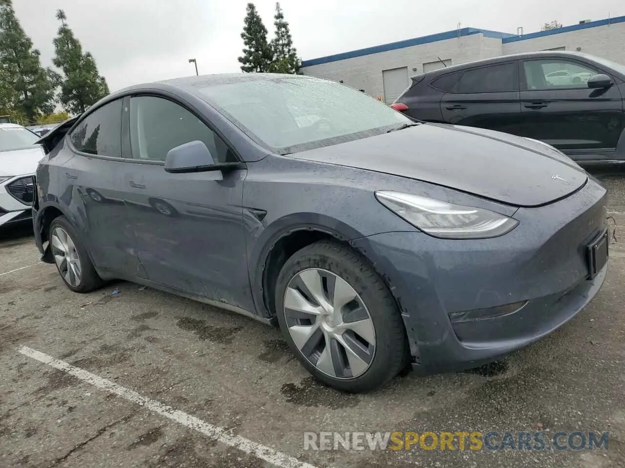 4 Photograph of a damaged car 7SAYGDEE6PA103185 TESLA MODEL Y 2023
