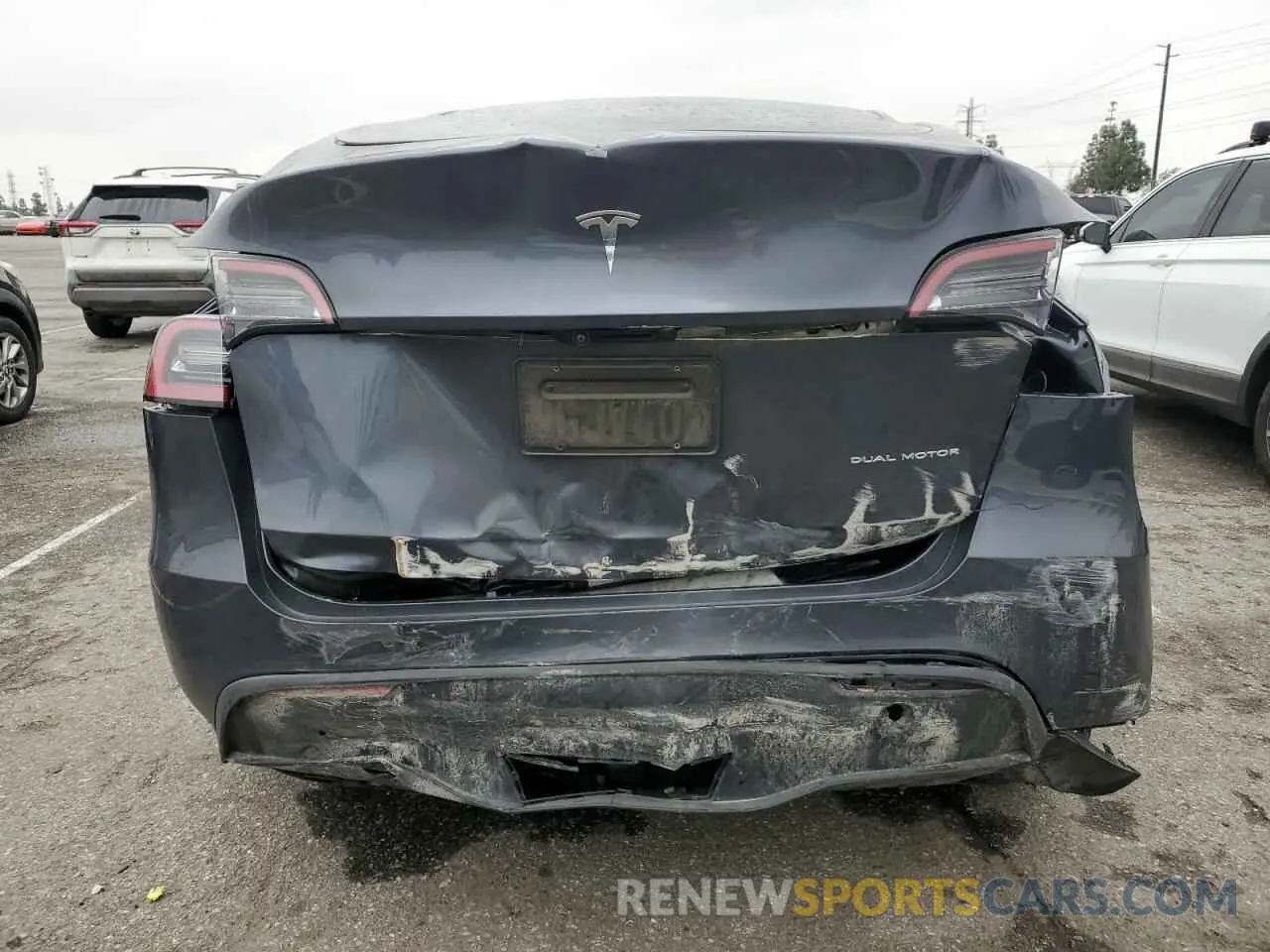 6 Photograph of a damaged car 7SAYGDEE6PA103185 TESLA MODEL Y 2023