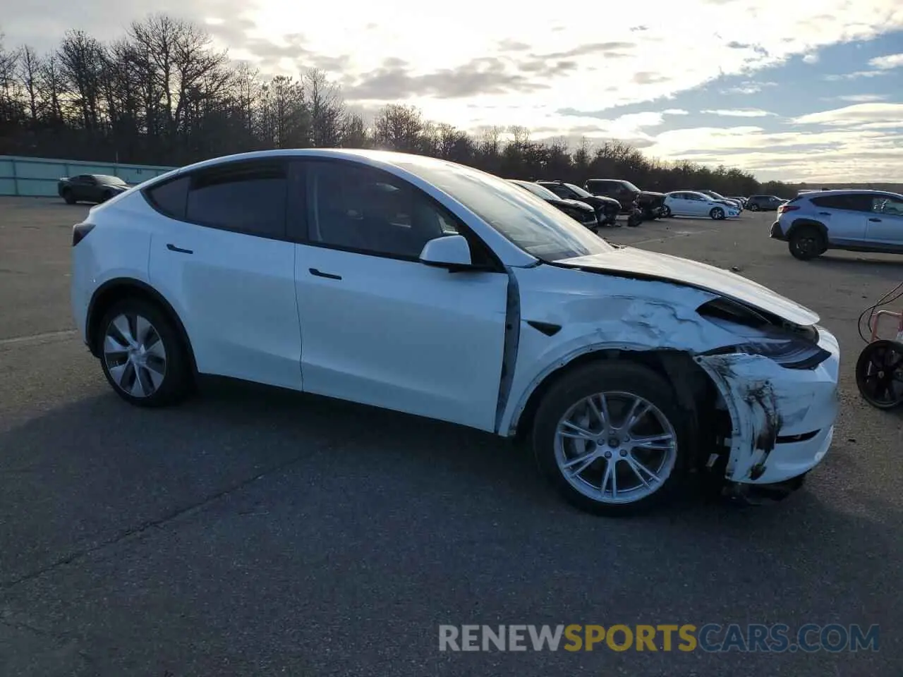 4 Photograph of a damaged car 7SAYGDEE6PA125140 TESLA MODEL Y 2023