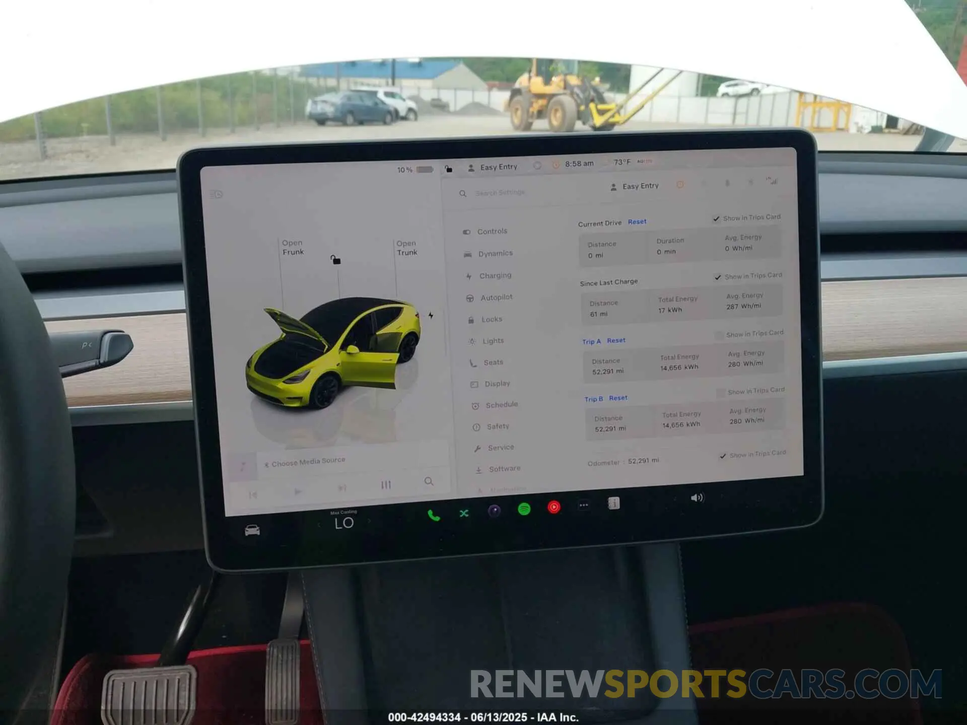 18 Photograph of a damaged car 7SAYGDEE6PA135196 TESLA MODEL Y 2023