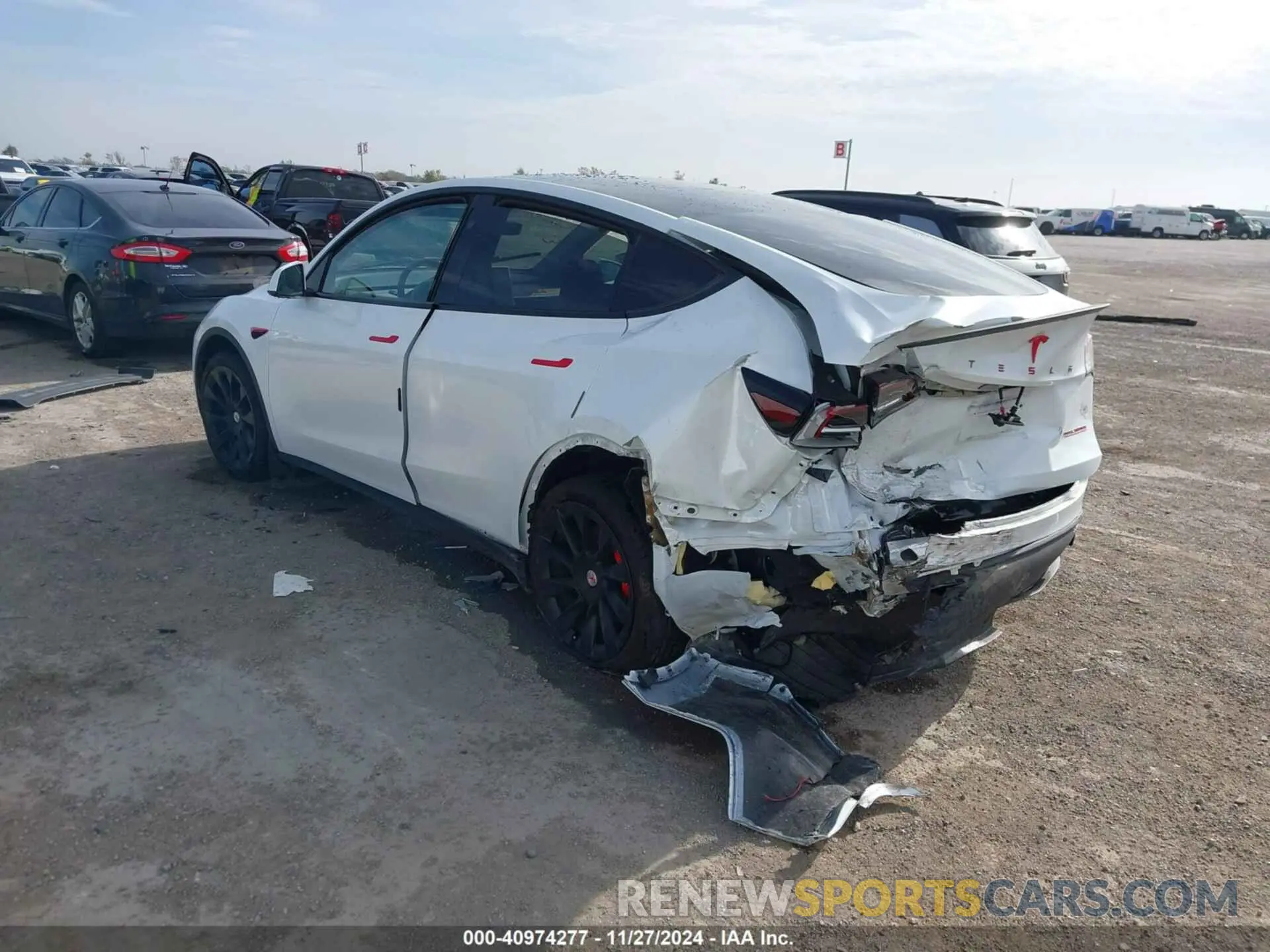 3 Photograph of a damaged car 7SAYGDEE6PA160258 TESLA MODEL Y 2023