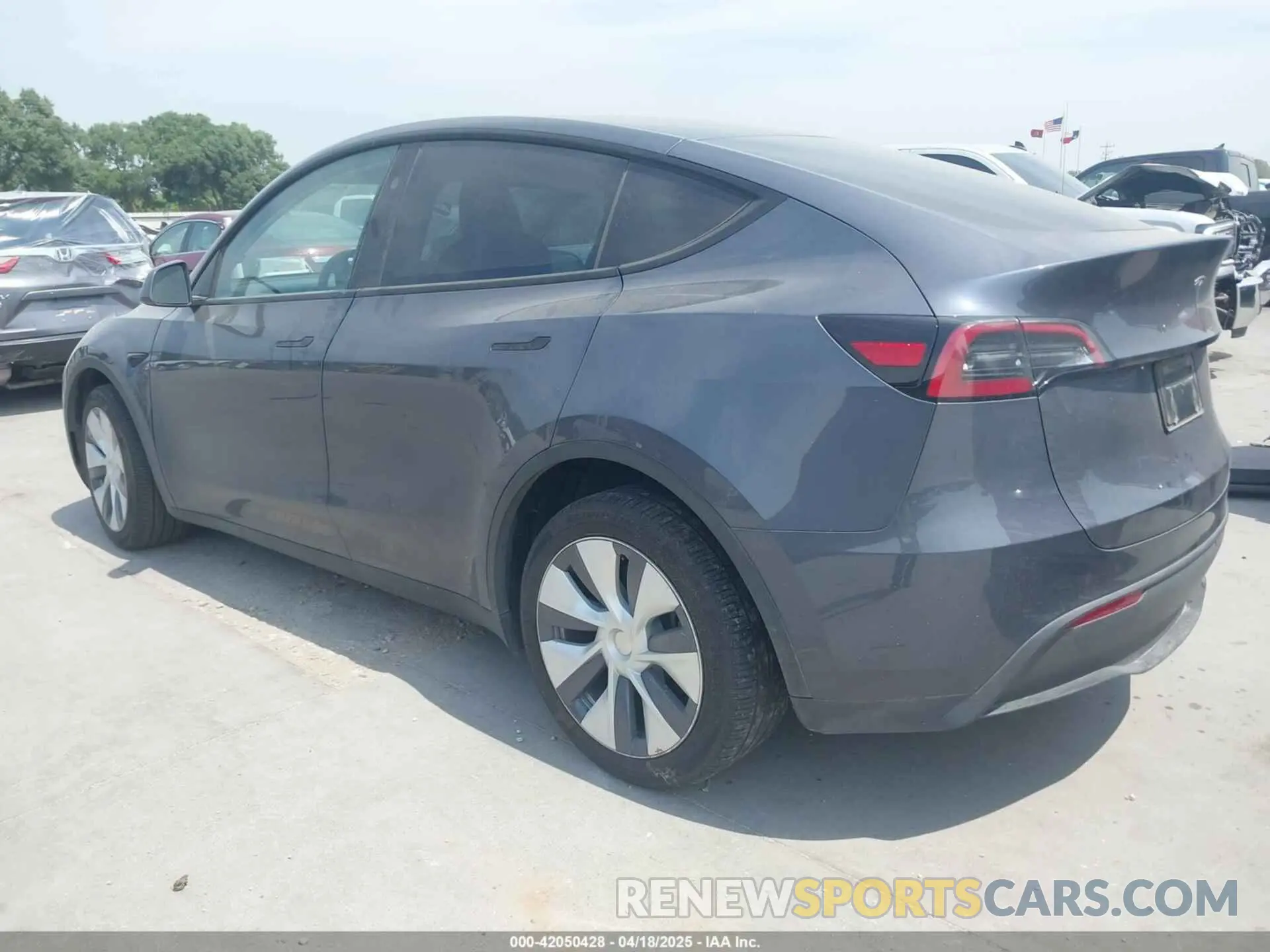 3 Фотография поврежденного автомобиля 7SAYGDEE6PA169168 TESLA MODEL Y 2023