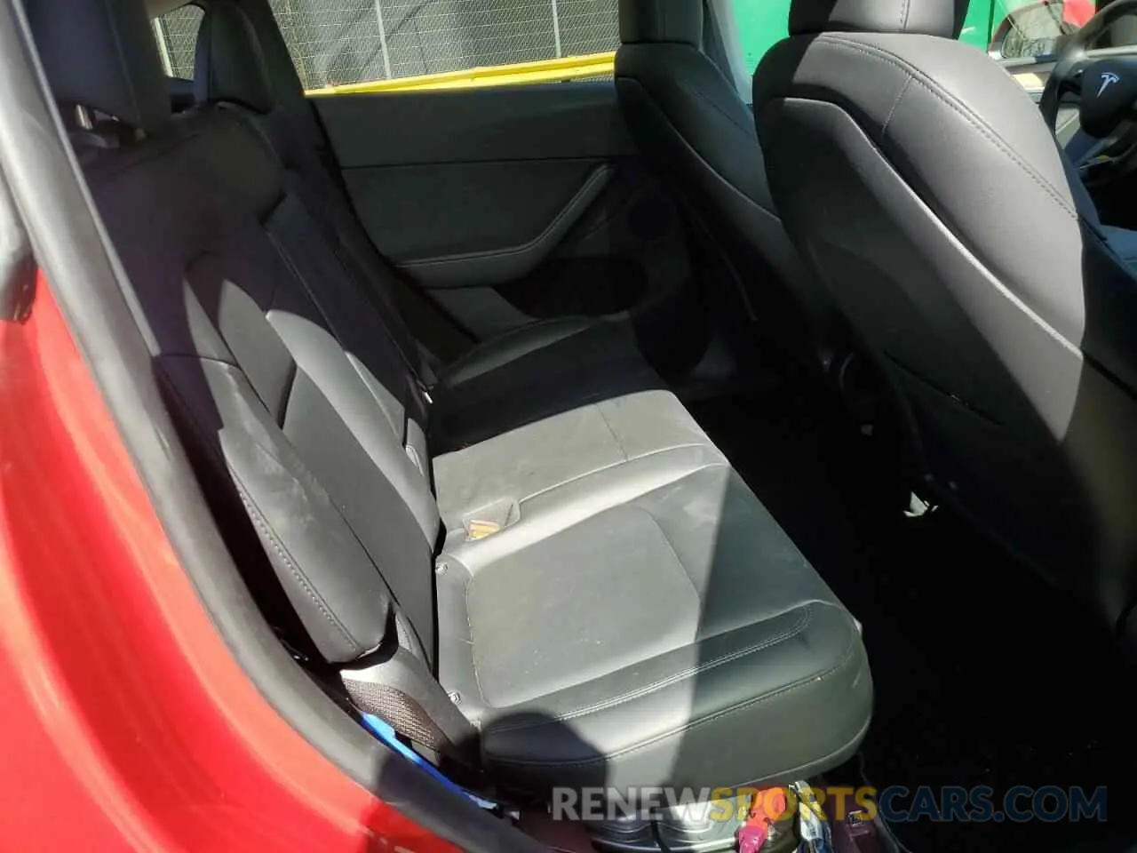 10 Photograph of a damaged car 7SAYGDEE6PA186066 TESLA MODEL Y 2023