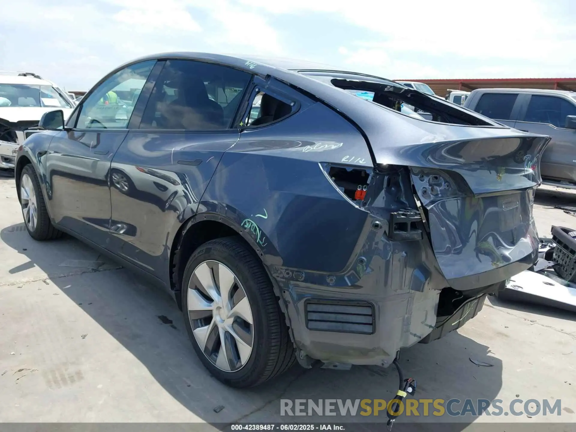 3 Фотография поврежденного автомобиля 7SAYGDEE6PA196760 TESLA MODEL Y 2023