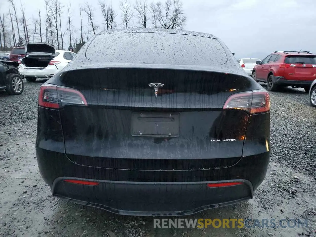 6 Photograph of a damaged car 7SAYGDEE6PF585546 TESLA MODEL Y 2023