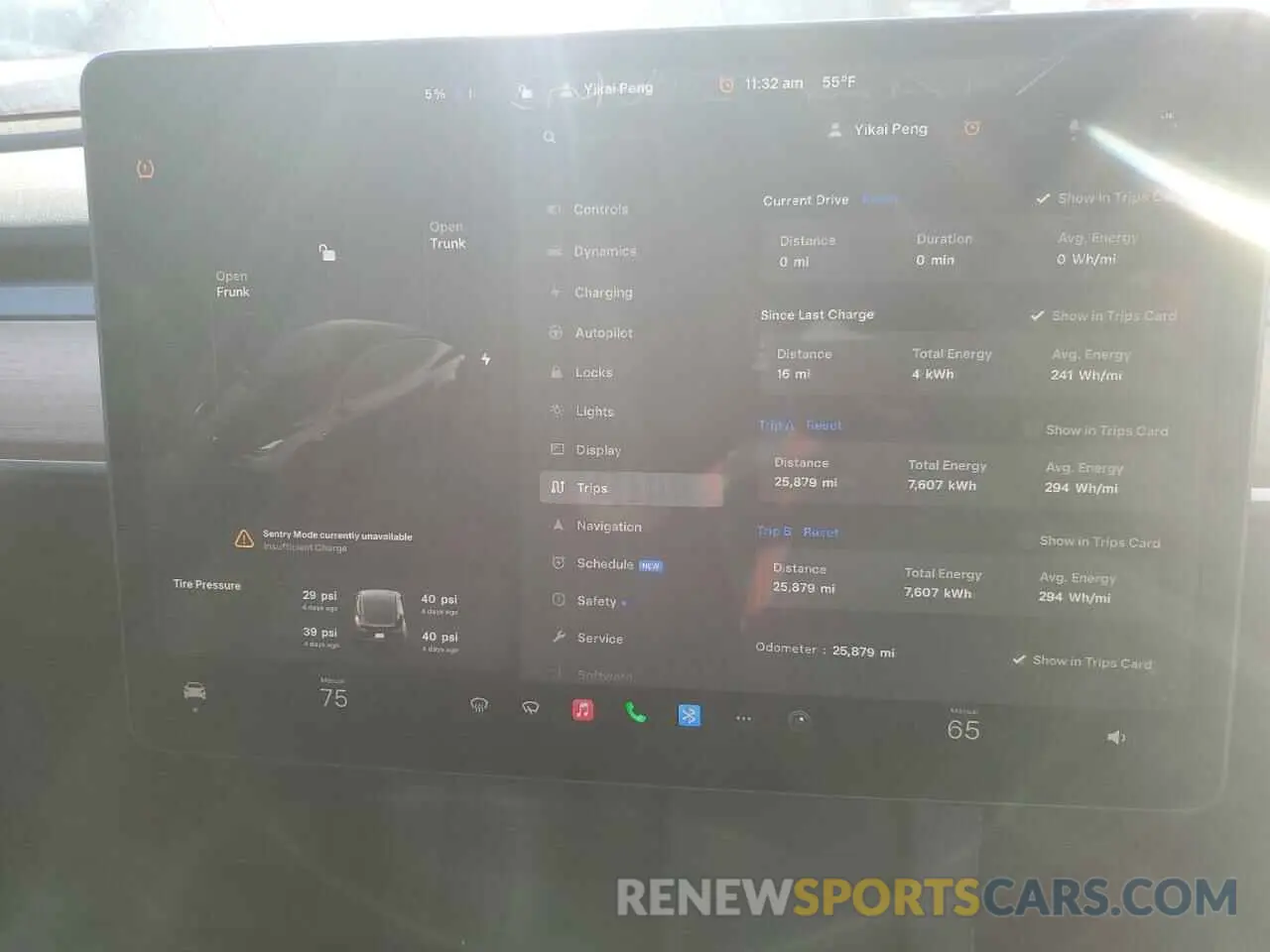 9 Photograph of a damaged car 7SAYGDEE6PF585546 TESLA MODEL Y 2023