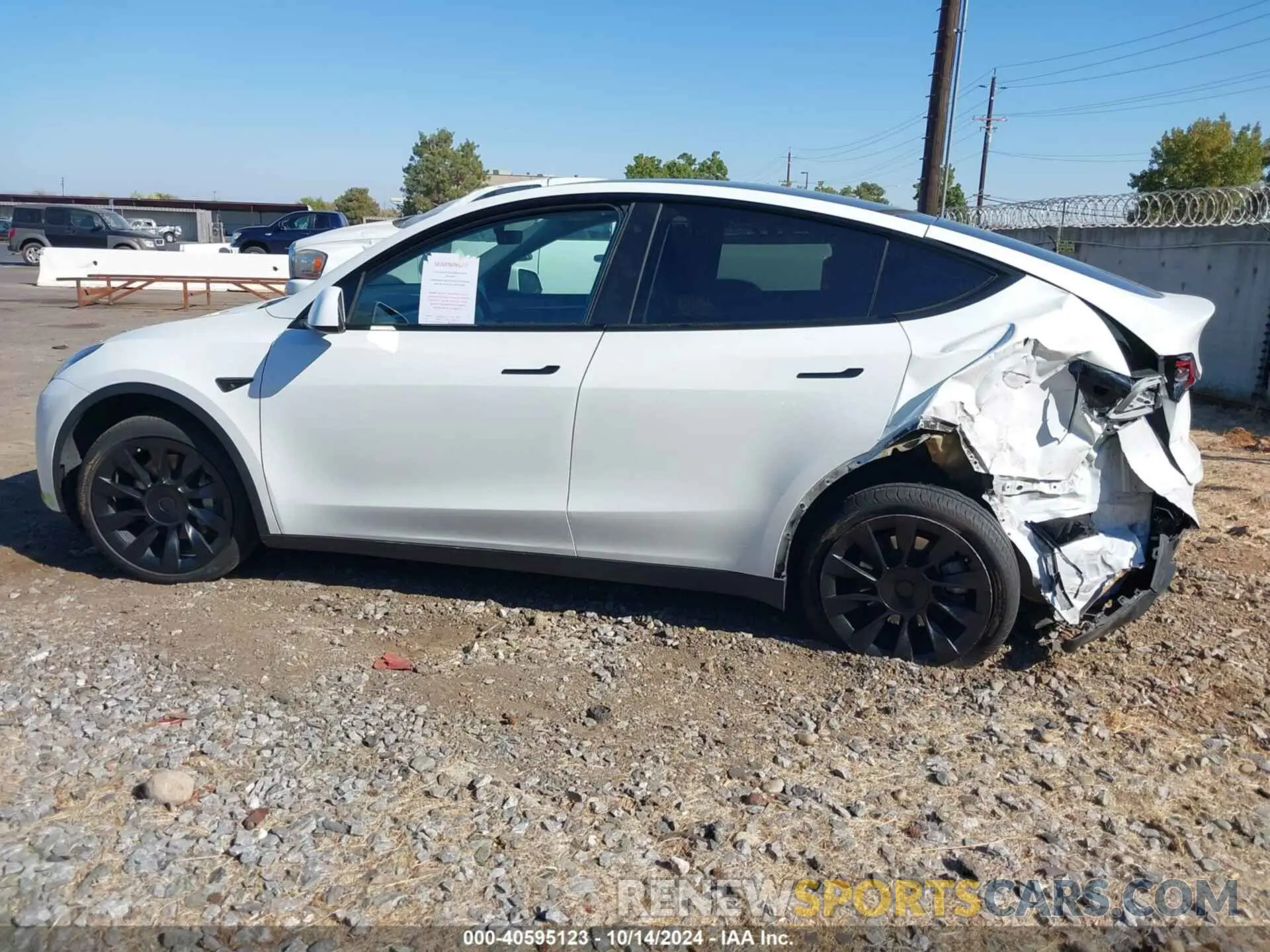 13 Фотография поврежденного автомобиля 7SAYGDEE6PF588608 TESLA MODEL Y 2023