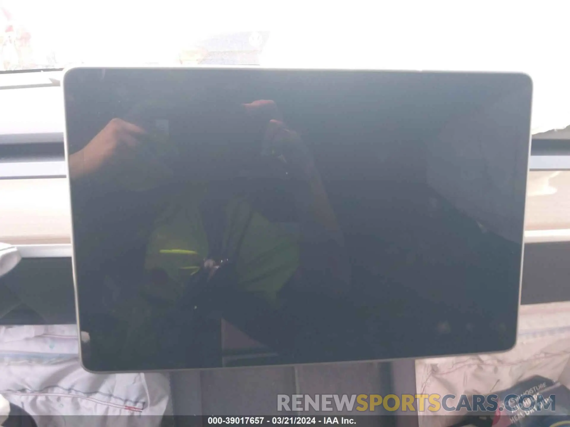17 Photograph of a damaged car 7SAYGDEE6PF628914 TESLA MODEL Y 2023