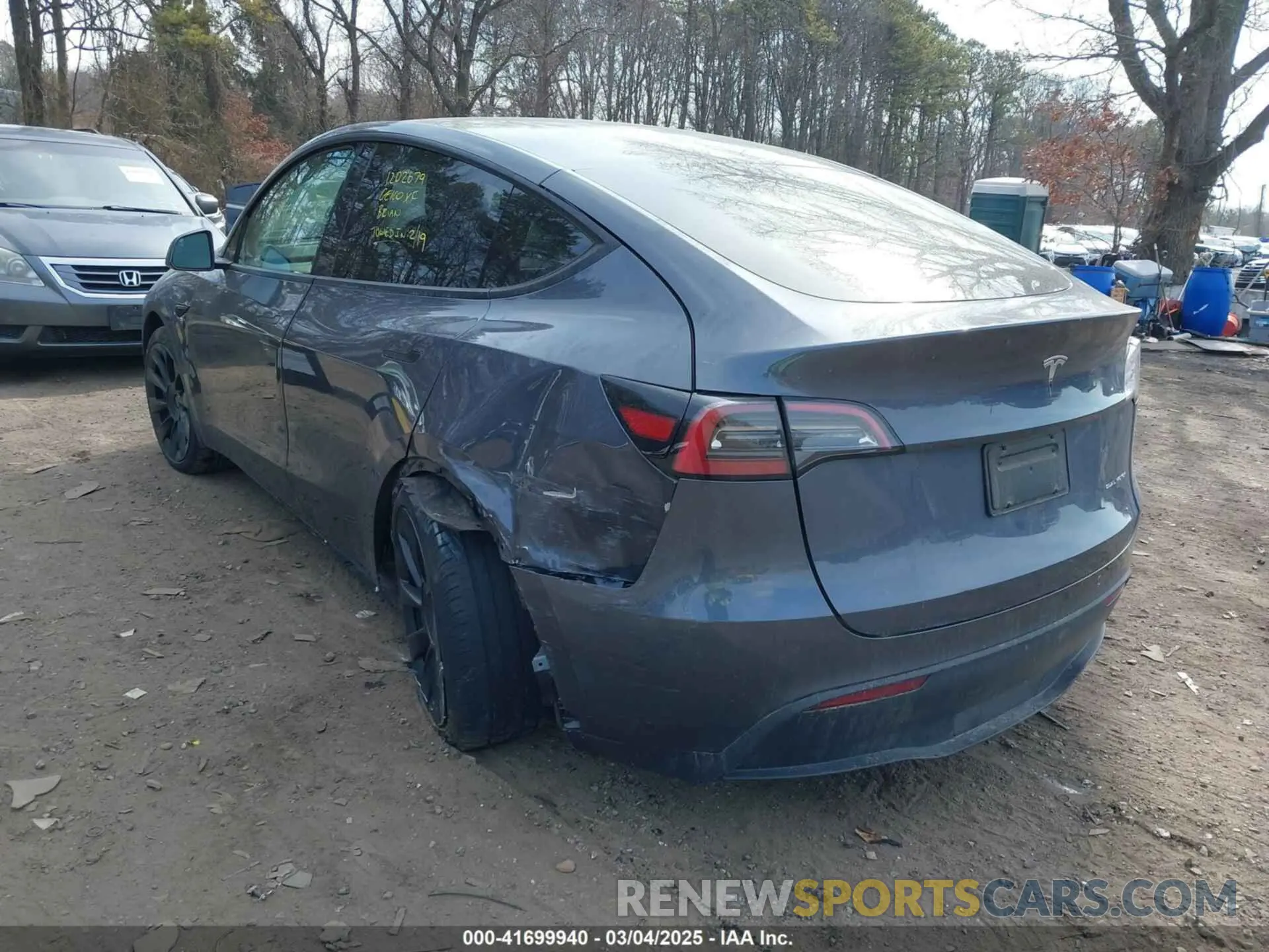 3 Photograph of a damaged car 7SAYGDEE6PF637452 TESLA MODEL Y 2023