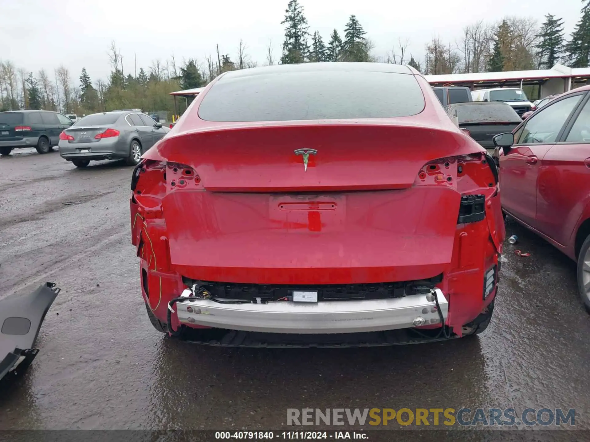 17 Photograph of a damaged car 7SAYGDEE6PF648872 TESLA MODEL Y 2023