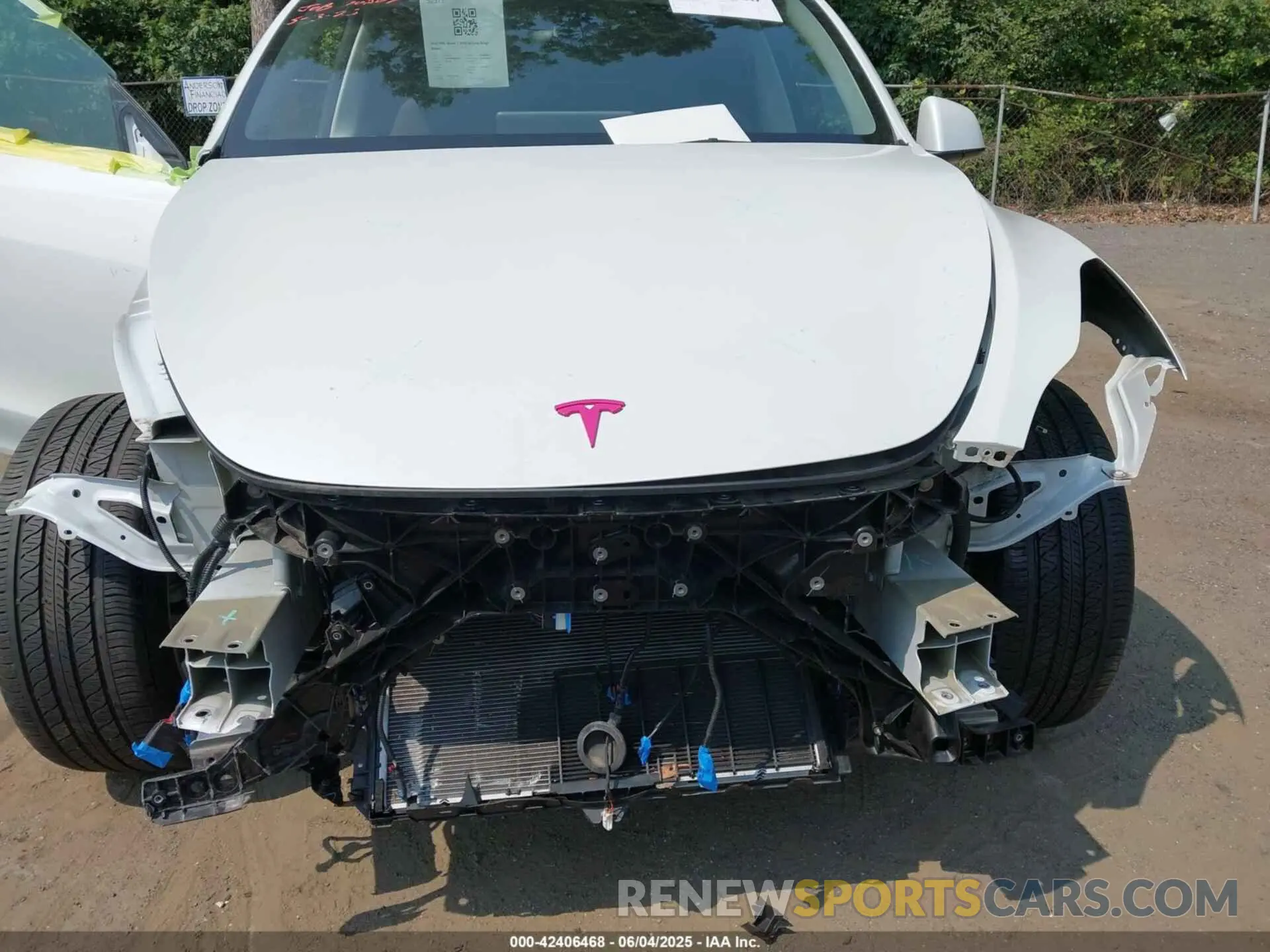 10 Photograph of a damaged car 7SAYGDEE6PF684013 TESLA MODEL Y 2023